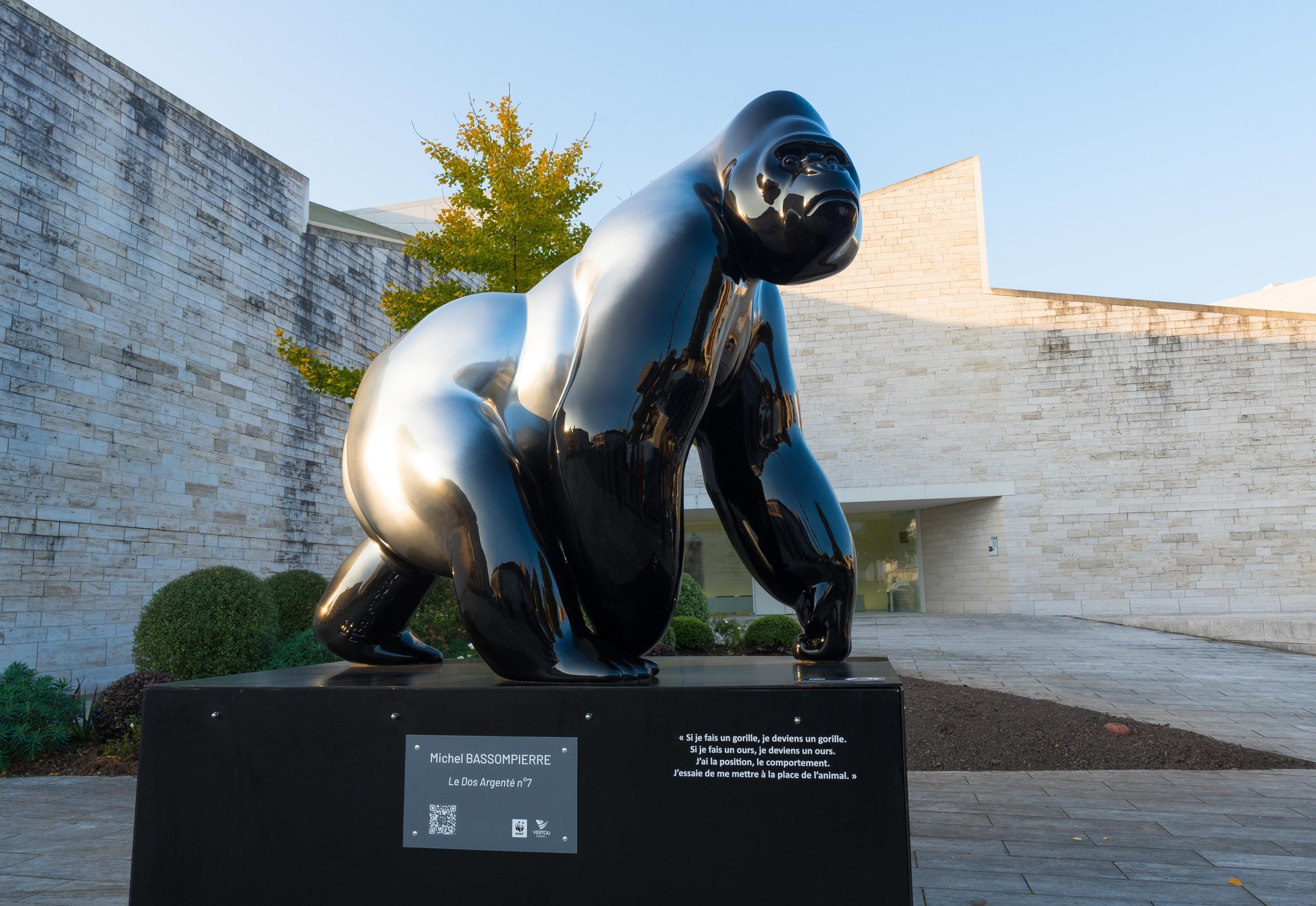 Déjà presque 3 mois depuis la fin de l'exposition "Elégance animale" à Vertou qui a rassemblé près de 200 000 visiteurs.
Un grand merci à @gaelarnaud_photofilmmaker pour cette splendide photo.
#sculpture #exposition #michelbassompierre #art