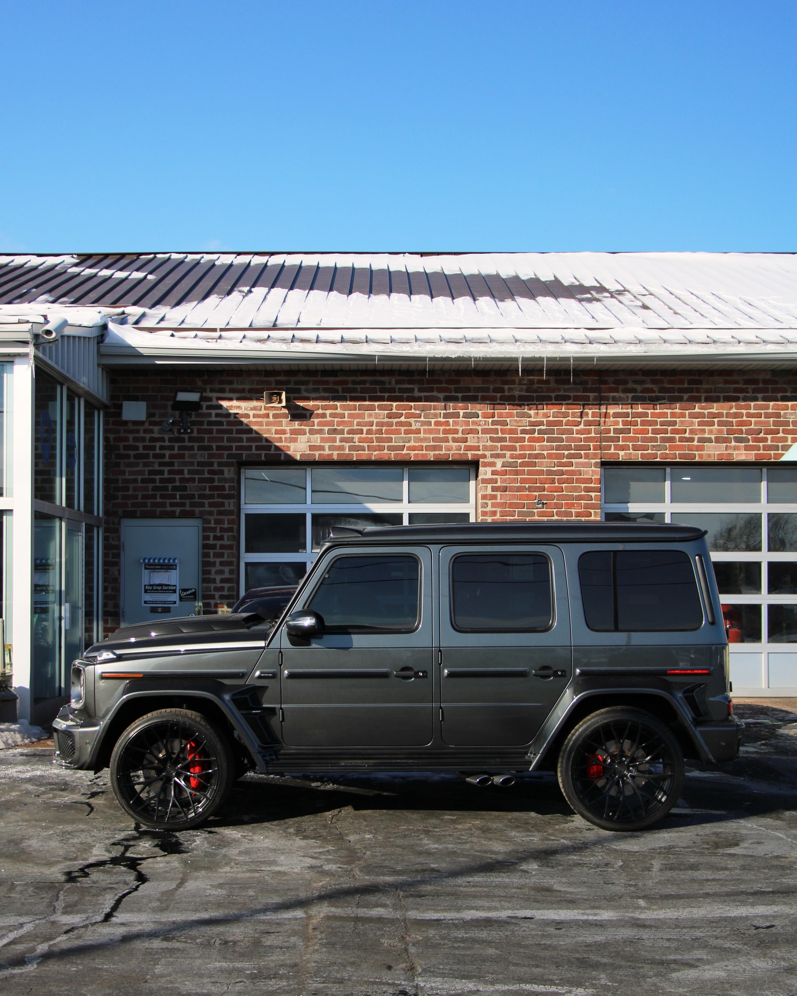 For sale - $249,900 - 2021 Mercedes G63 AMG @brabus Widestar package, currently available at @reinaintlauto, one of my @stephencookmedia clients 📸 Visit reinaintlauto.com for more info and current pricing 📲
#mercedes #mercedesbenz #gwagon #mercedesamg #mercedesg63 #mercedesg63amg #g63amg #brabus #brabuswidestar #mercedesbrabus #gwagen #mercedeslife #mercedeslovers #mercedeslifestyle #benz #mercedesgram #reinaintlauto #reinainternationalauto #luxurycar #luxurycars #luxurylifestyle #luxurydesign #luxurylife #luxurygram #luxurygoals #scm2178 #brookfieldwi #milwaukeewi #milwaukeewisconsin #milwaukee