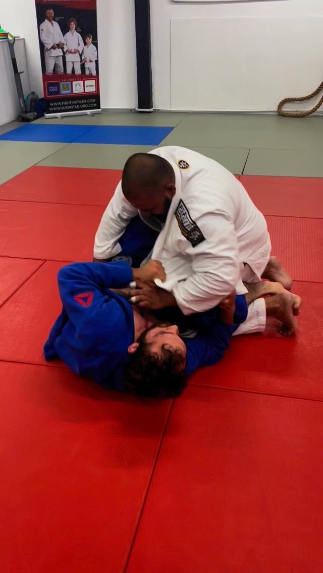 Who needs the 2 points when you can get the sub @jake_popplewell_ #checkmatbjj #bjj #ibjjf #fighting #bjjsweep #submissions #submission #oss #judo