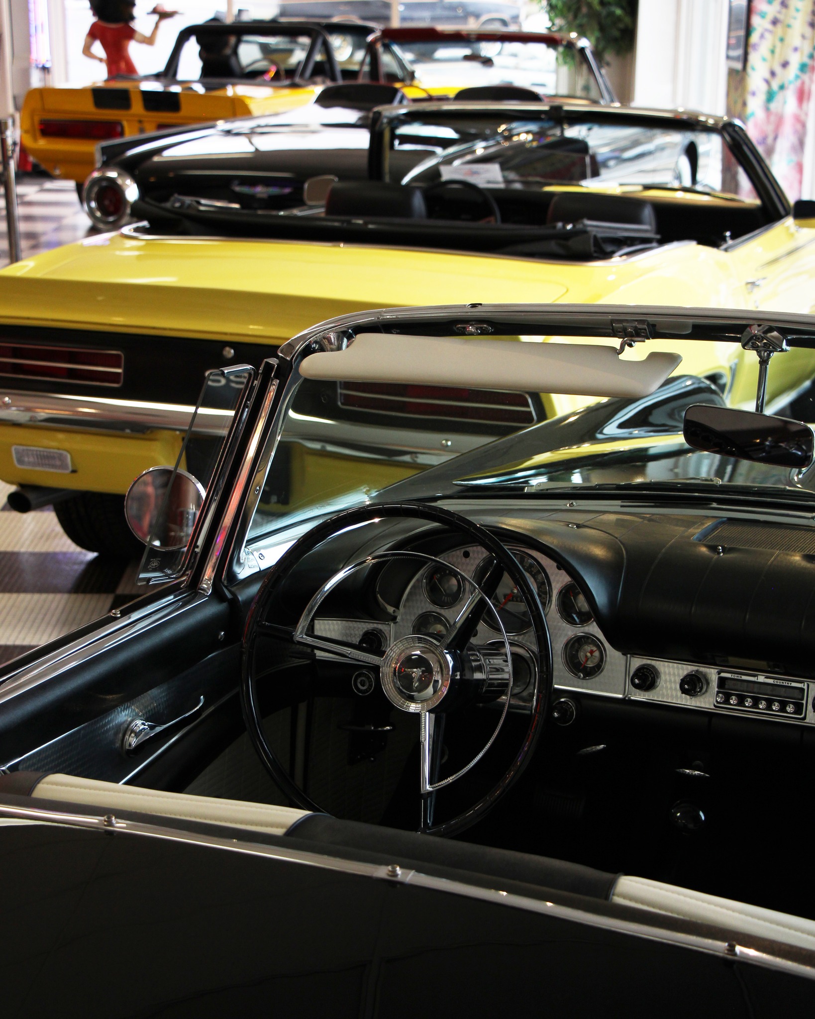 Iconic classics inside @american_dream_machines, one of my clients 📸 They have an incredible 70+ car inventory featuring American collector vehicles, exotics, vintage European cars and more.
Browse their inventory online: admcars.com 💻
#americandreammachines #camaro #camaros #fordthunderbird #classicthunderbird #classiccamaro #vintagecamaro #classicchevy #vintagechevy #classicford #classicfords #vintageford #vintagefords #ford #fords #classiccar #classiccars #vintagecar #vintagecars #antiquecars #classiccarlife #collectorcar #collectorcars #dreamcar #dreamcars #carcollector #carenthusiast #scm2178 #desmoines #desmoinesiowa