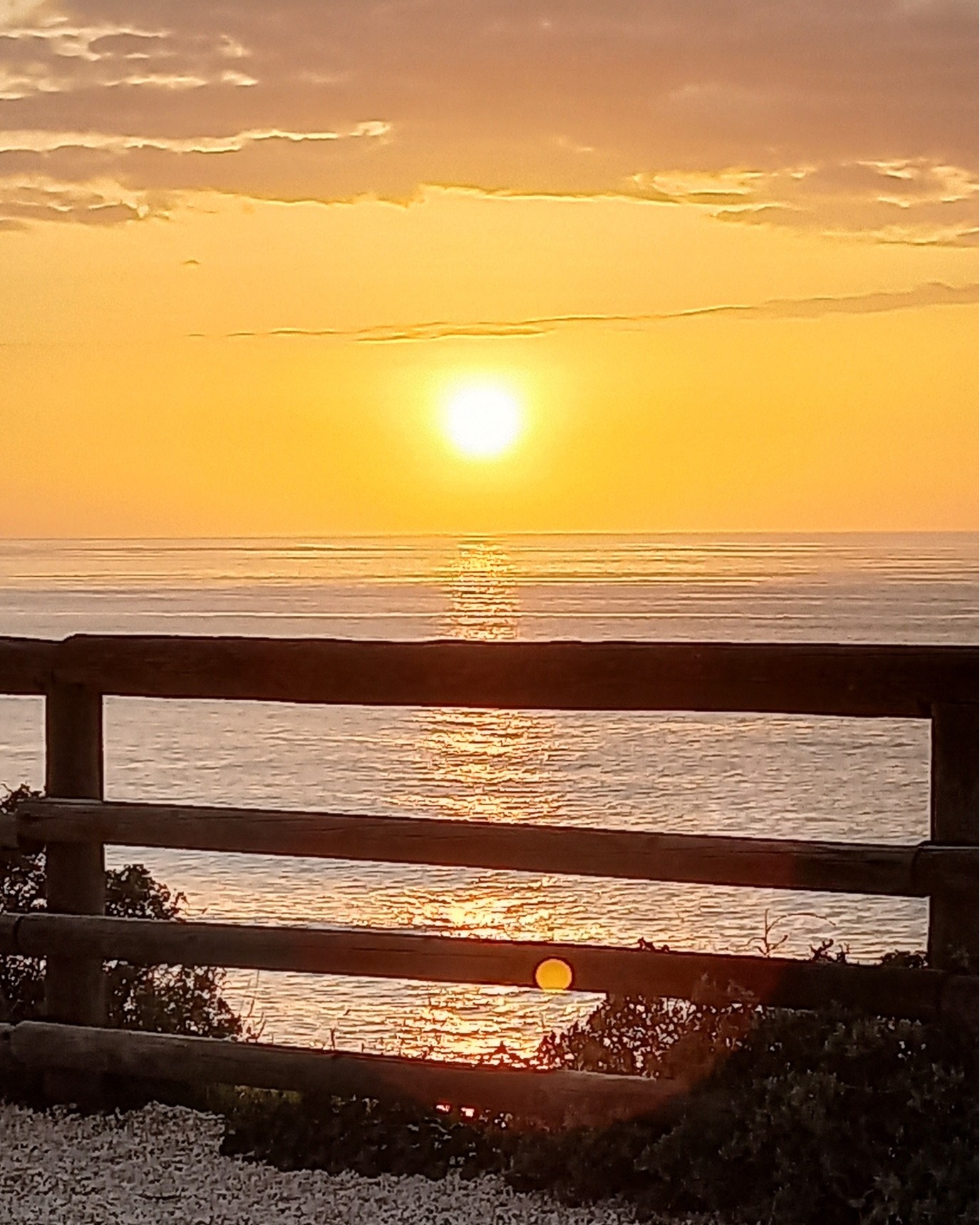One of our breath-taking spots to watch the sunset!
.
.
.
#beachlife #happylife #portugal #kanalusurfhouse #holidayhome #surfer #beach #aljezur #surflessons #surfeatsleeprepeat #rooms #igers #swisssurfing #summer #friends #swiss #beachhouse #beachmountain