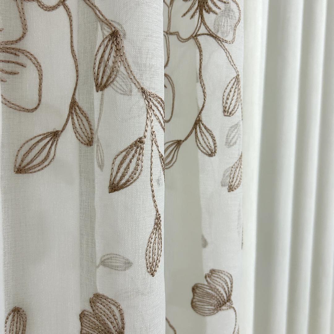 Esse xale em voil bordado é a peça perfeita para renovar a sua cortina!
#cortinas #decoração #xale