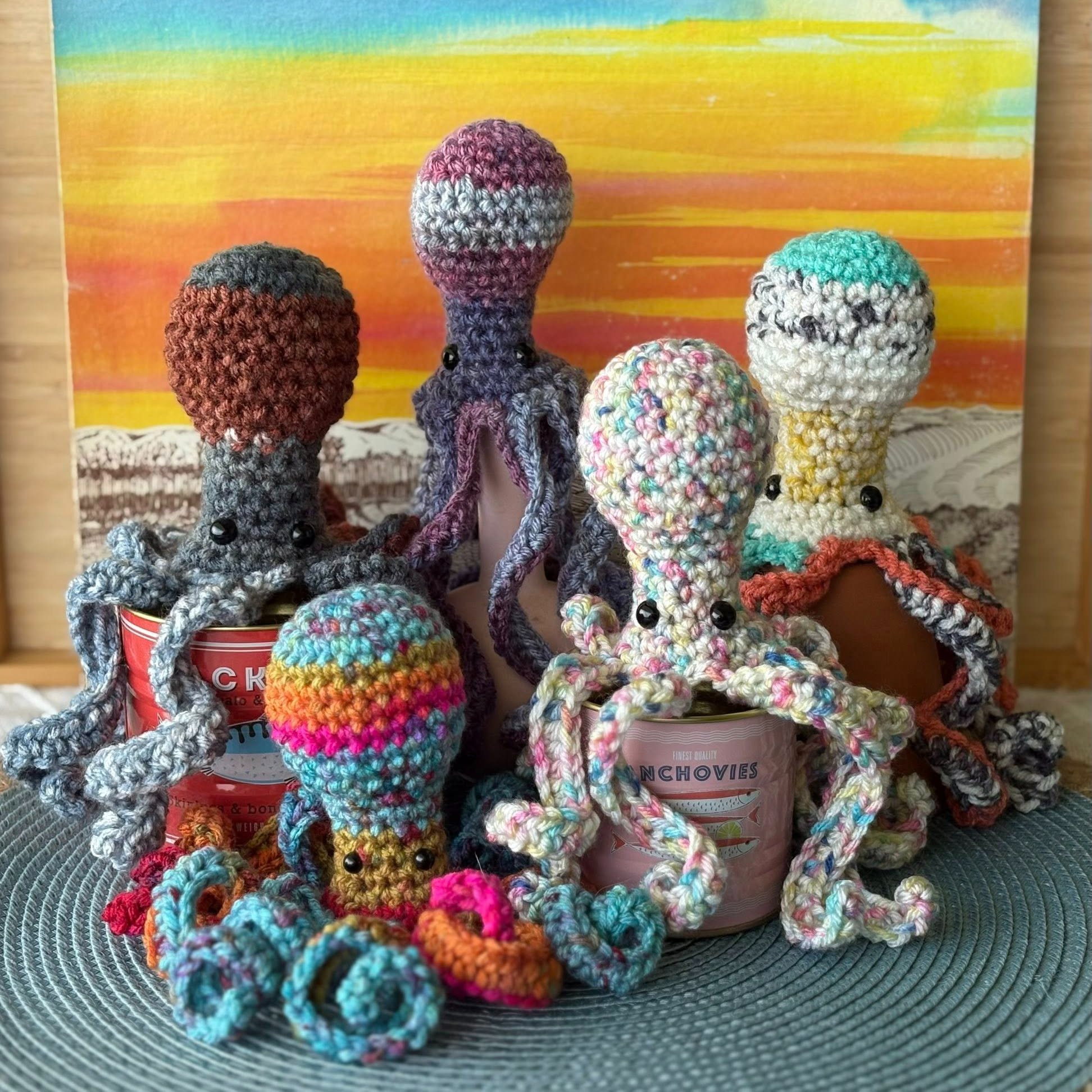 We are delighted to have 🌸 Doodle Knits 🌸 @doodleknits3 back at the Maker's Market again this year! Doodle Knits is all about creating wonderful things with yarn plus more! In addition to a variety of knitted and crocheted items, Doodle Knits will have pumpkins, dryer balls, dog scarves, and three flavors of homemade Doggie Treats - these are doggie approved🐕 Make sure to stop by their booth and check it out.
#creekside #creeksidegreenhouses #creeksidegreenhousesmn