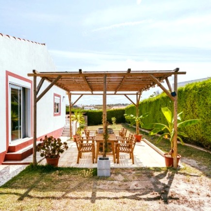 Enjoy the nice sitting areas in our garden after a day at the beach.
Book @: www.kanalubeachhouse.com
.
.
. #kanalusurfhouse #portugal #rooms #healthy #igers #beach #surfeatsleeprepeat #happylife #swisssurfing #friends #beachhouse #aljezur #surflessons #summer #beachlife #holidayhome #wave