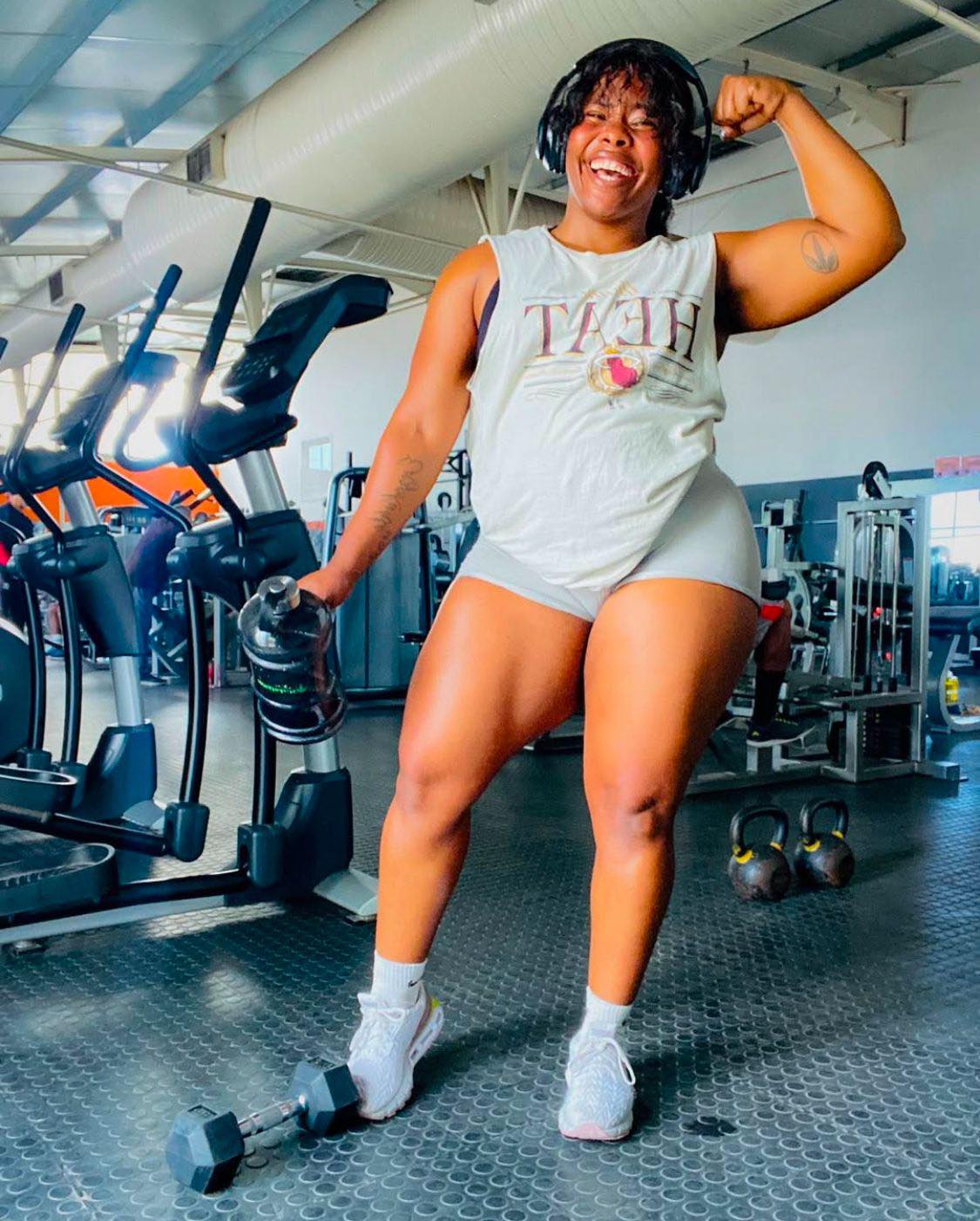 🔥 Member Spotlight: Thembeka Magxidolo 🔥
Meet Thembeka, one of our awesome members at Body Future Gym! She’s been putting in the work and seeing amazing results.
🏋️♀️ Started at: 90kg
💪 Now at: 85kg
🔥 Lost fat, gained muscle – all in just 4 months!
She’s been active since her football days and always knew she’d keep up a healthy lifestyle. Her go-to workouts? Squats, lunges, and back exercises!
Her advice?
“Fitness isn’t a diet, it’s a lifestyle. Take it one step at a time, enjoy the journey, and stay consistent!”
Drop a 💪 in the comments to show Thembeka some love!