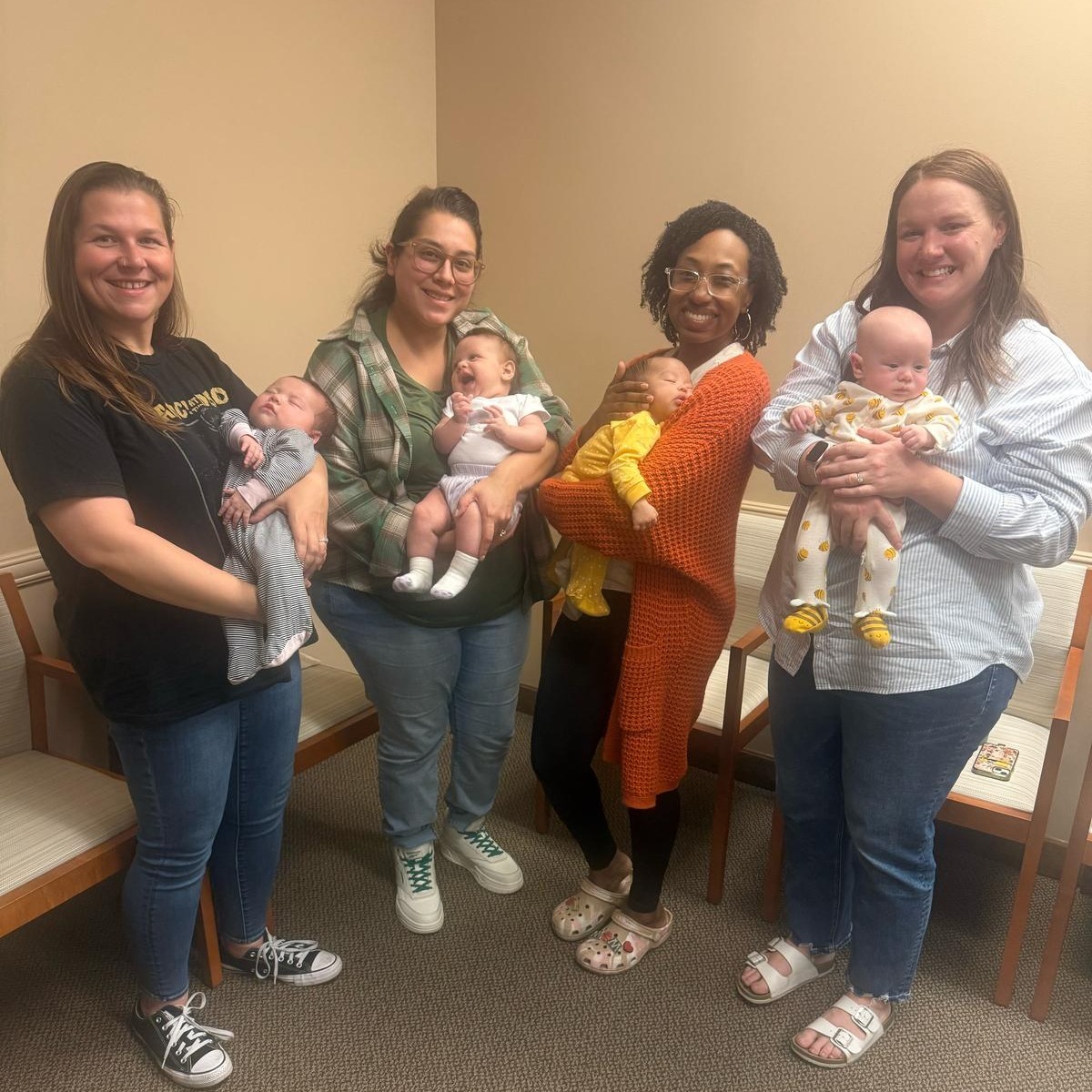 We had such a great time together during our Breastfeeding Support Group yesterday! Would you like to join us? #justnaturalbreastfeeding #breastfeedingsupportgroup #thedaysarelongbuttheyearsareshort