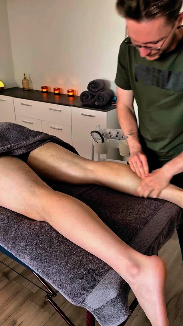 Did you know that regular sports massage can help improve your flexibility and stride as a runner?
By releasing tight muscles, breaking down adhesions, and increasing circulation, massage supports better range of motion and injury prevention — helping you move smoother and feel lighter on your feet.
Perfect as part of your training or recovery routine!
Tag a runner who needs to hear this!
#Liverpool #Running #Massage #Wellness #Recovery #Fitness #Physio #Runners #Sports #Health #aintree #relaxation