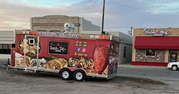 🌸NEW VENDOR ALERT🌸 Our tummies are happy that Mi Rancho Viejo @miranchoviejo will have their food truck at the Market this year! Make sure you stop by and try some of their delicious menu items.
#creekside #creeksidegreenhouses #creeksidegreenhousesmn