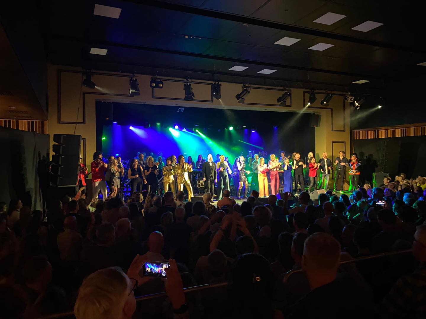 BREAKING NEWS! 🎶🎉
Gezien de zaalbezetting van vanavond komen er zaterdag 50 EXTRA KAARTEN in de verkoop voor het WMW van zaterdagavond. Kaarten zijn vanaf zaterdagochtend 10.00 uur te koop op www.stjanwanroij.nl.
Het WAC en Muziekvereniging St. Jan.