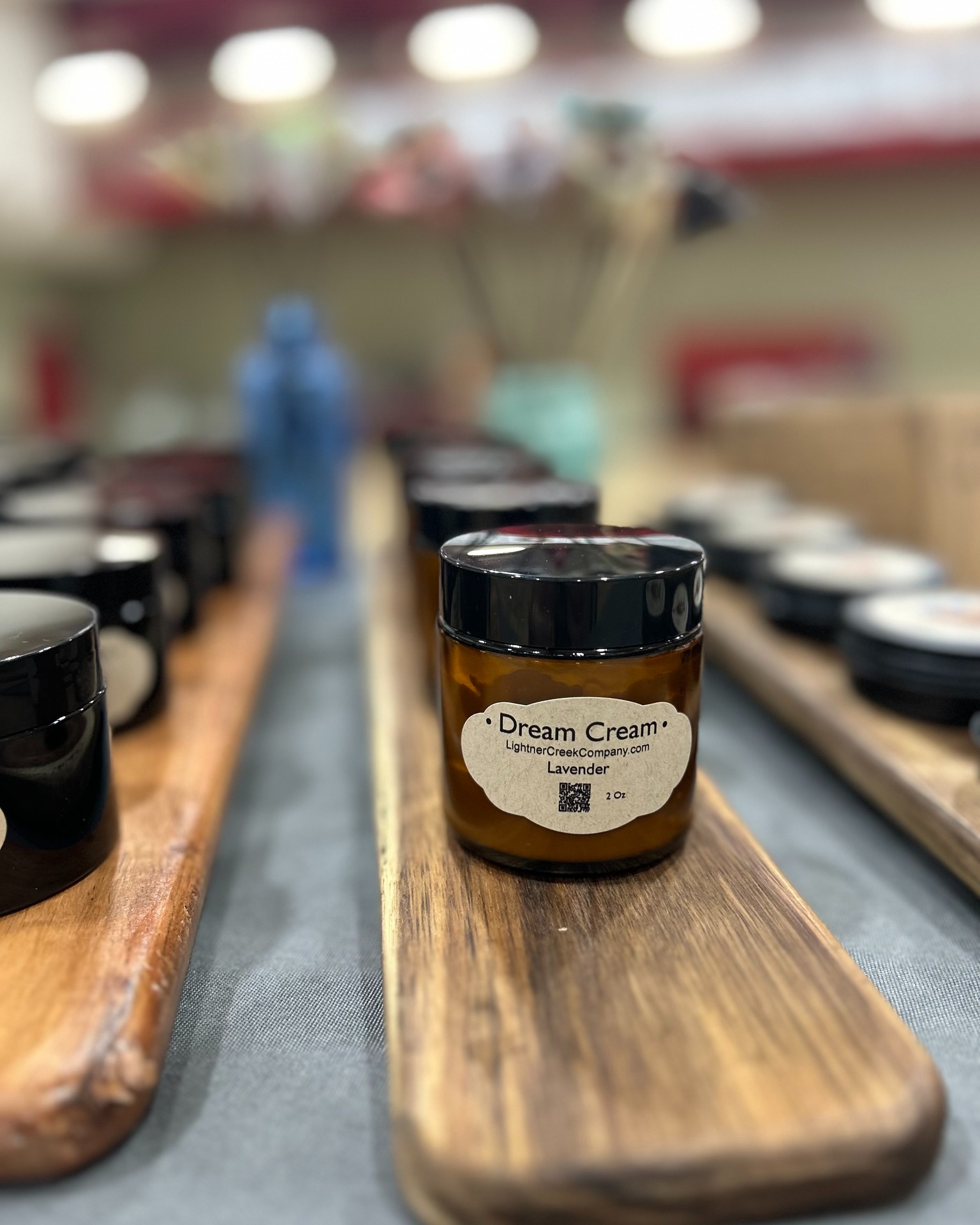 🌸NEW VENDOR ALERT🌸 We are thrilled to have Lightner Creek Company @lightnercreekcompany at the Market this year! They are a tallow based skincare company located in downtown Danube MN! Chad and Chalyn make small batch tallow soaps… both liquid and bars, whipped tallow lotions, beard balms, chap sticks and more! Make sure to stop by their booth and check them out!
#creekside #creeksidegreenhouses #creeksidegreenhousesmn
