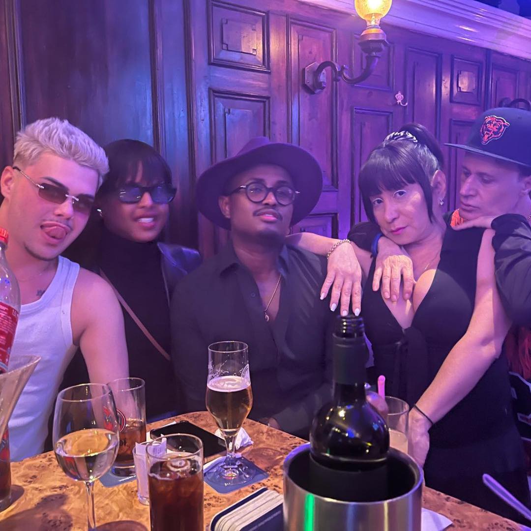 So sieht ein perfekter Abend im Predigerhof aus! 🏳️🌈🍷
Gute Drinks 🥂, echte Freund*innen 👯♂️ und jede Menge Stimmung 🎉✨
Wir sind täglich ab 14:00 Uhr für euch da – kommt vorbei und feiert mit uns! ❤️🔥
This is what a perfect night at Predigerhof looks like! 🏳️🌈🍸
Great drinks 🥂, real friends 👯♀️ and amazing energy 🎉✨
We’re open daily from 2 PM – come join the fun! ❤️🔥
#predigerhofzürich #gaybar #queerzurich #lgbtqfriendly #drinkswithfriends #zürichnachtleben #funfunfun #goodvibesonly #ɢᴏᴏᴅᴠɪʙᴇsᴏɴʟʏ