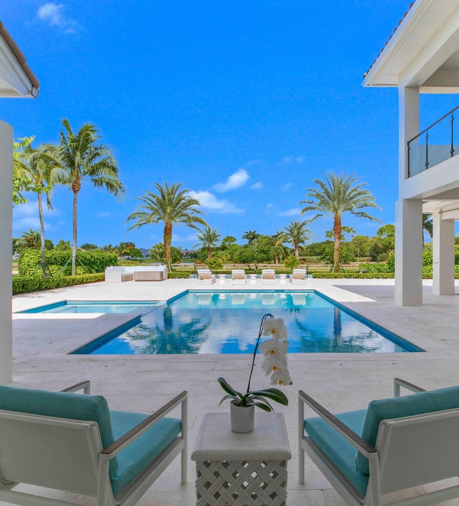 How was your weekend? 🌴 Would it have been better if this was your view? This gorgeous home, a labor of love, is for sale 🩵 Fully renovated, 6/5, 5721 sq ft, 1.85 acres + an amazing tennis court 🎾 ~ it doesn't get much better than this! Message me for more info! #DreamHome #LuxuryLiving #RealEstateGoals #ForSale #HomeSweetHome #HouseGoals #wellingtonflorida #palmbeachcounty #palmbeachstyle #palmbeachinteriors