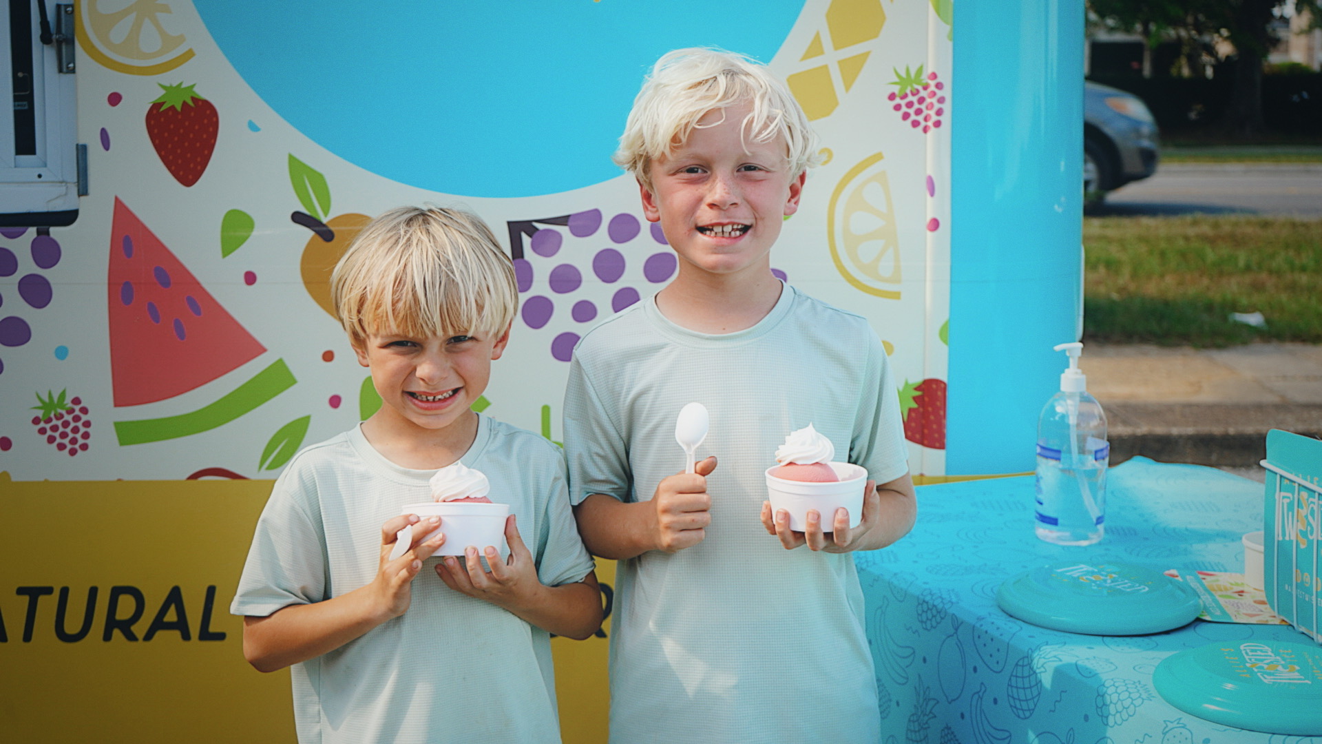 Smiles this sweet can only mean one thing… 🍧😄
Twisted Ice is open today from 2PM–8PM!
Come cool off with your favorite Twisted Ice — it's the perfect treat for the whole fam! 💙
#TwistedIce #FrozenFun #FamilyVibes #SweetTreats #SummerCoolDown #Fairhope
#alabama #gulfcoast #baldwincounty #dessert #healthy