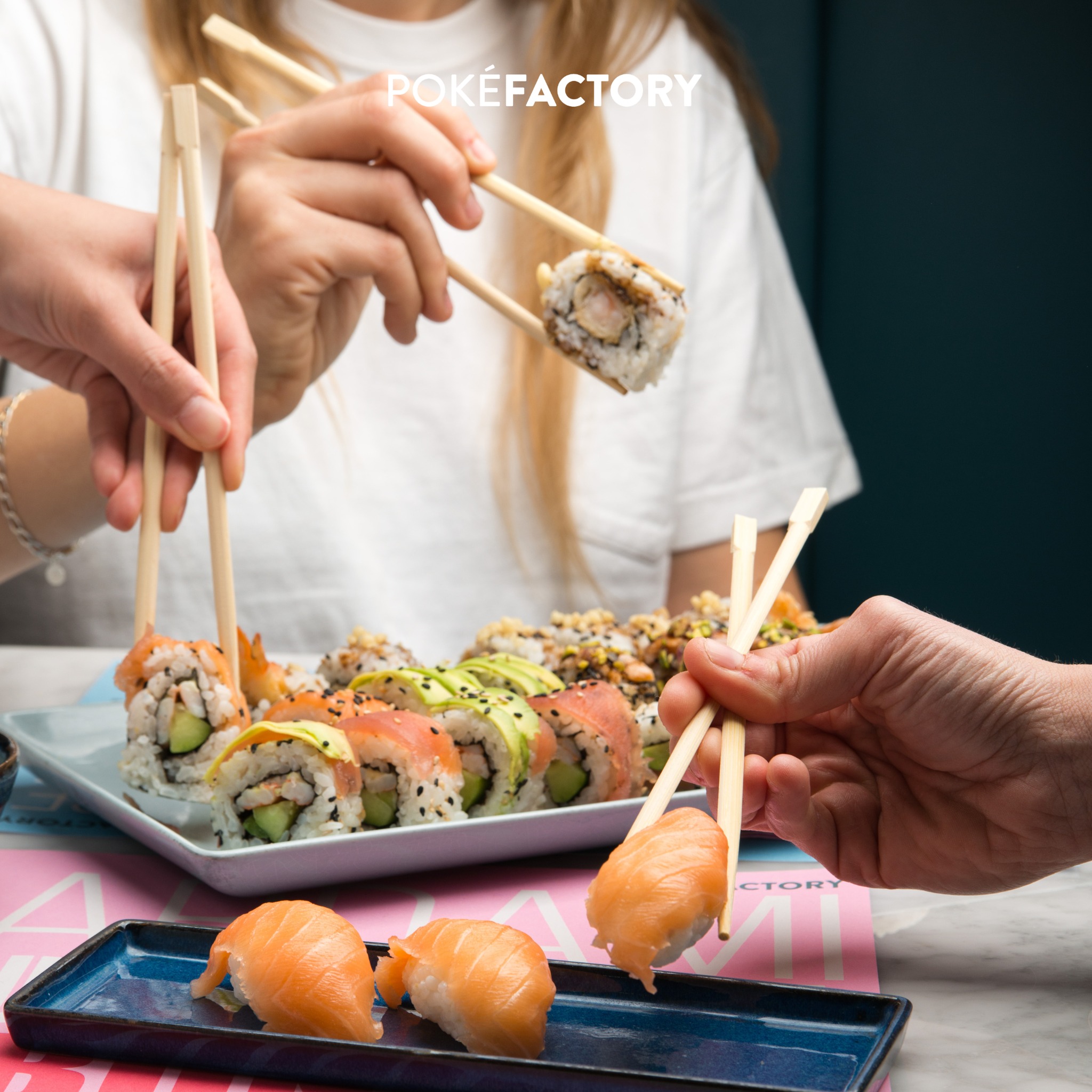 📣 Padovaaaaa! Vogliamo parlare della bontà del SUSHI della Factory?!💥
Scopri cosa si nasconde nella categoria JUST ROLL IT 😍
Prova la nostra fantastica SELEZIONE di ROLL e BOX SUSHI! 👉🏻 Disponibili in STORE e TAKE-AWAY 🚀
Ti aspettiamo 🥢
#sushi #box #pokefactory #padova