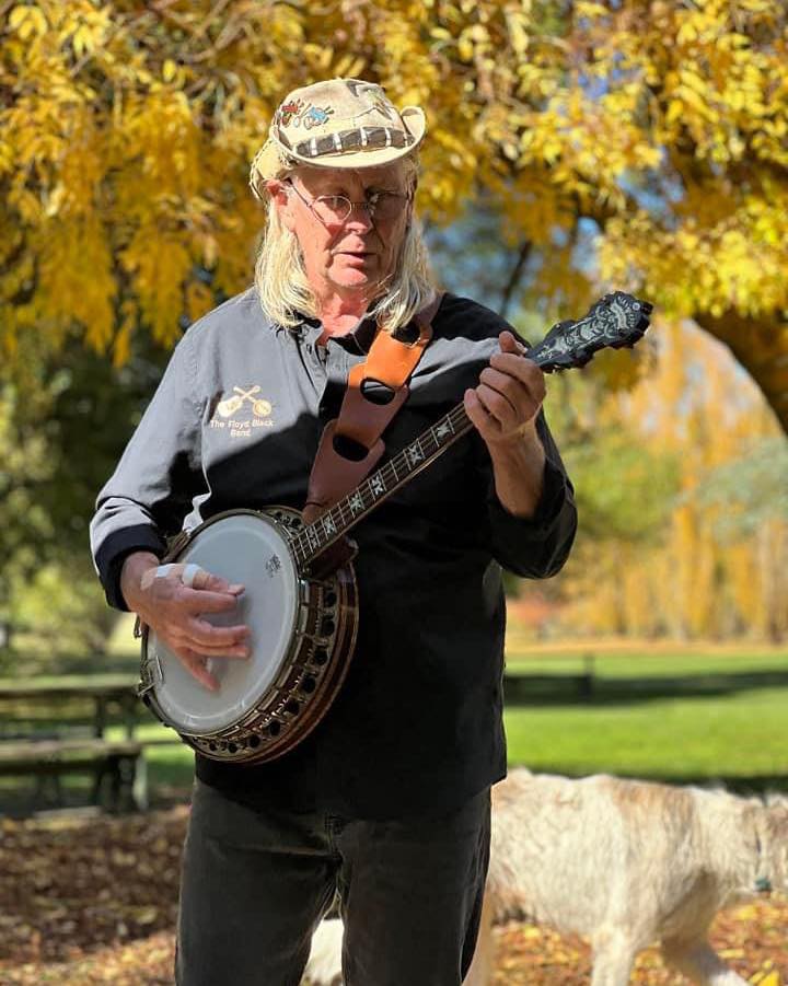 JOIN US FOR SINGING AND DANCING!
Budburst 2024 Festival Fun
Food = The Yumpling Truck
Music = The Floyd Black Band
@ Double Oaks Estate
Live music
Wine, Beer, Cider
Menu:
All types of Dumplings
Beef fried noodles
Teriyaki Chicken
Japanese Curry Chicken
Fried Rice
Amazing Wine, Food, and Live Music
(Beer and Cider available)
Child friendly
Budburst 2024
Nov 16 & 17
10am - 5pm
#macedonrangesnaturallycool #melbourneweekends #macedonranges #weekendsinmelbourne #lancefield #macedonrangeswine #sunbury #kyneton #gisborne #woodend #visitmacedonranges #daylesfordmacedonlife #daylesford #budburst #budburst2024 #cellardoor #macedonrangessc