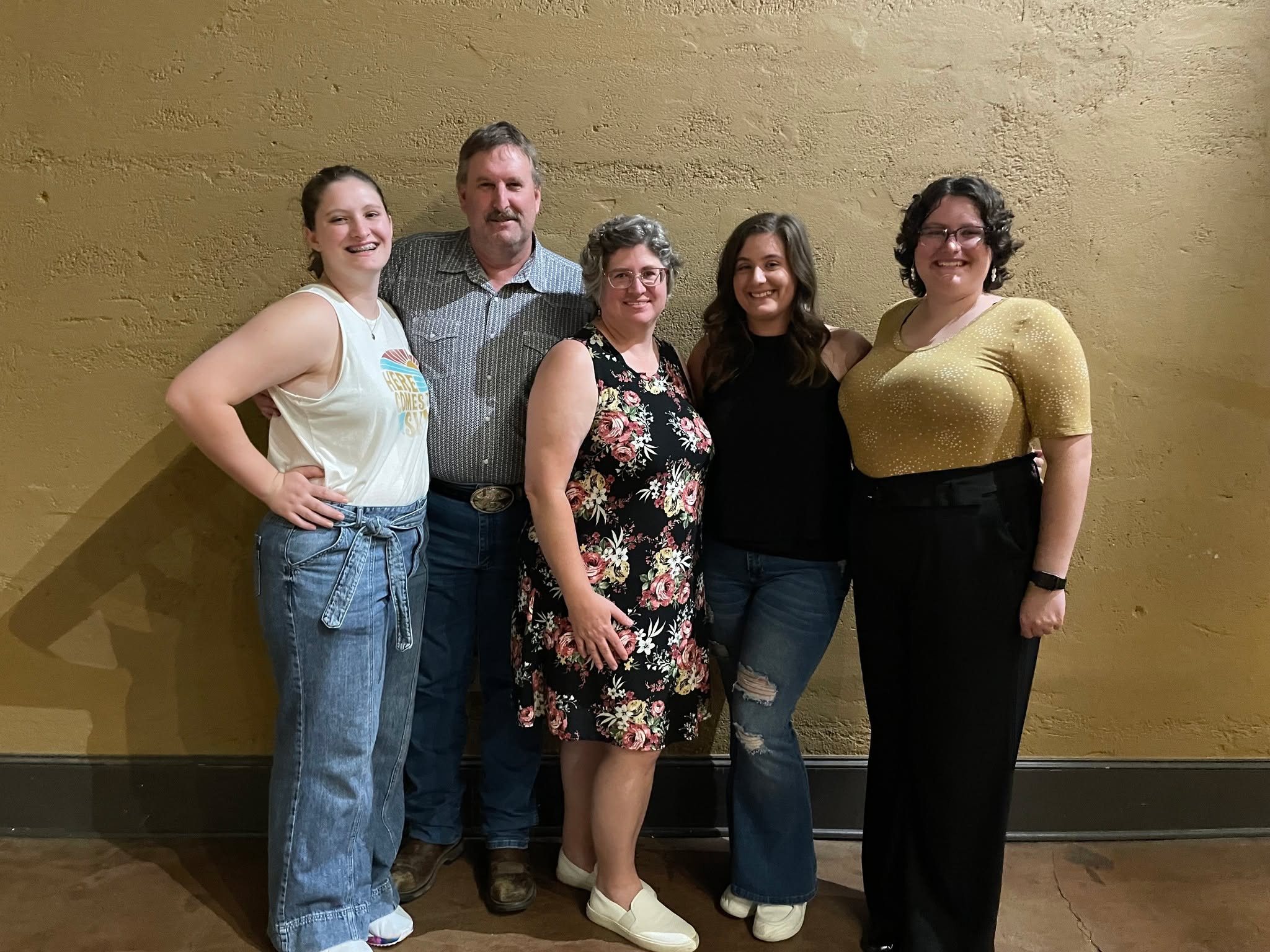 We’re thrilled to welcome Doyal Reed and his family as the new owners of Fouke Monster Mart! 🎉
You might recognize Doyal from the concession stand at Fouke School basketball games—his passion for serving the community is now taking on a new adventure at Monster Mart! 🏀✨
Swing by, say hello, and help us give them a warm welcome! ❤️#foukemonstermart