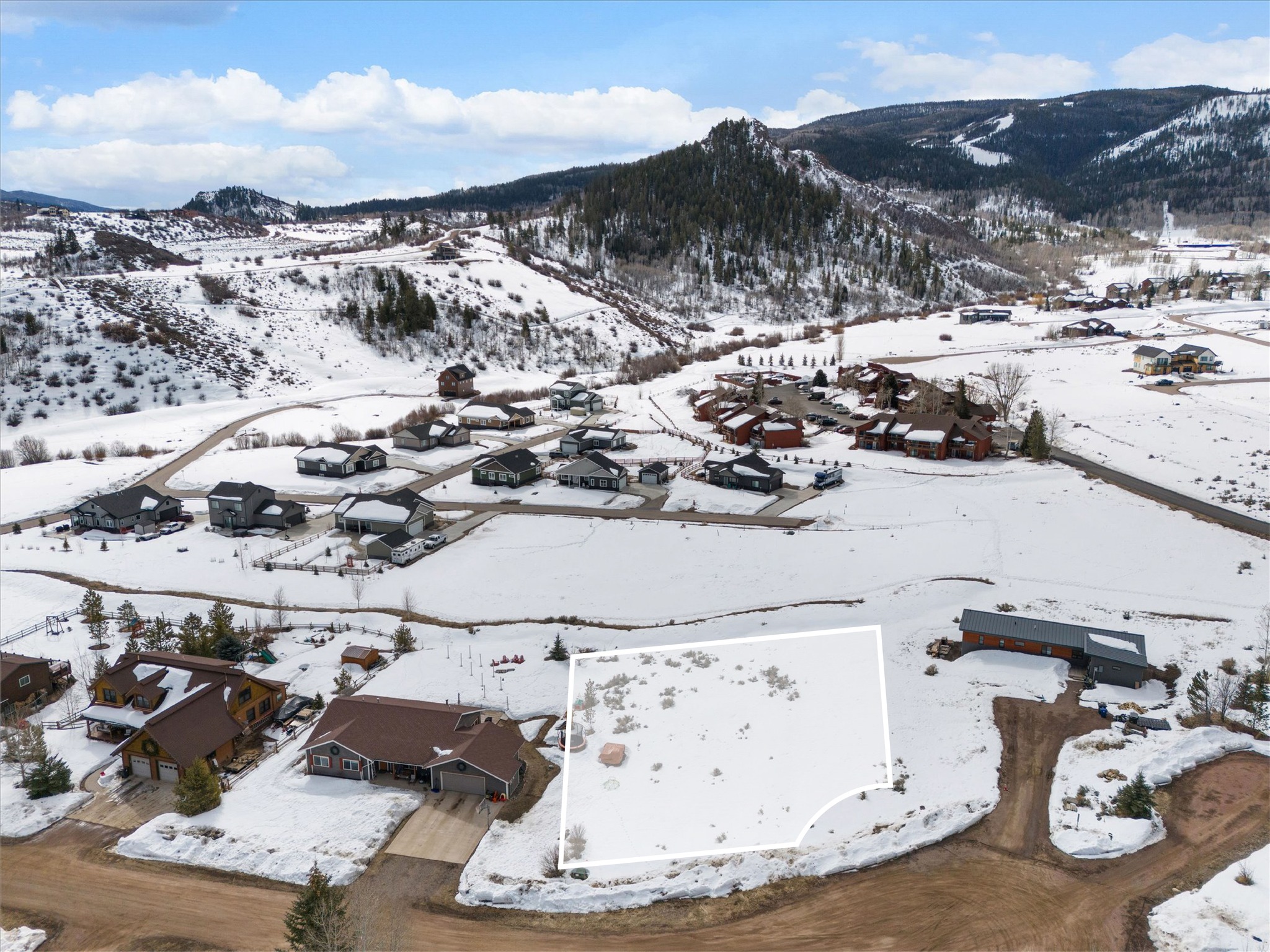 Build your dream mountain retreat on this 0.47-acre lot in the growing Meadowgreen at Stagecoach subdivision. With water, sewer, and electricity at the lot lineโand tap fees already paidโitโs ready for your vision!
๐ Call us today for details.
๐๐ก๐ ๐๐จ๐ฒ๐ & ๐๐๐ซ๐๐ง๐ ๐๐ซ๐จ๐ฎ๐ฉ
Steamboat Sotheby's International Realty
Ben Berend ๐ฒ 970-819-3730
SteamboatAgent.com
#JustListed #ColoradoRealEstate #MountainViews #DreamProperty #Stagecoach #LandForSale #MountainLife #sothebysrealty