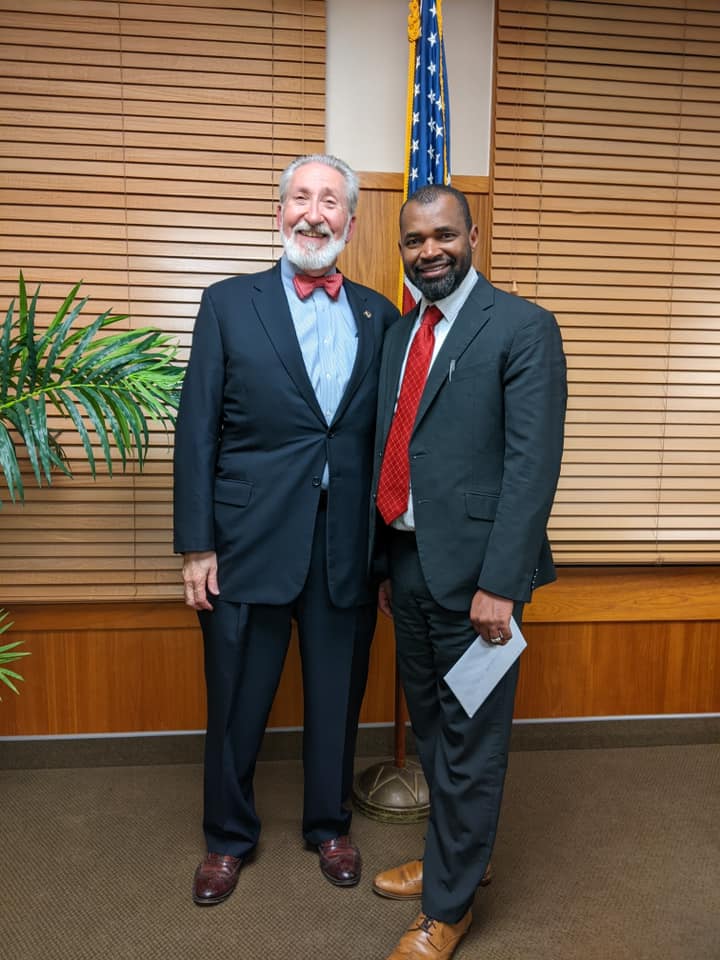I am humbled and honored to be elected by the honorable City Council members of Concord, NH to be the Mayor Pro Tem. I am excited to be on this journey with you all, and I am looking forward to what can accomplish together.
Je suis honoré d'avoir été élu par les honorables membres du conseil municipal de Concord, NH, au poste de Vice Maire.
