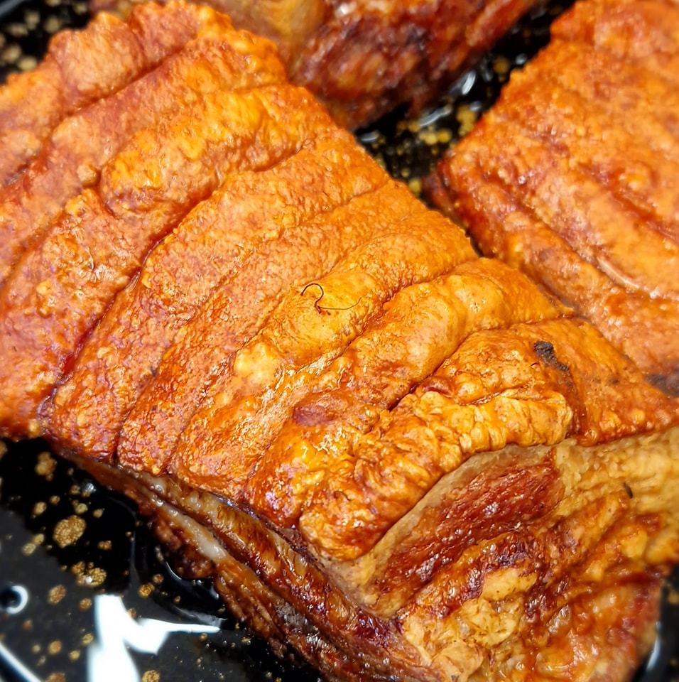 Immer am Sonntag in da Enzianhüttn:
Frischer Schweinsbrat’n 🐷 mit g’schmackigem Serviettenknödel 🍽️ und a Portion Kraut 🥬 – direkt aus da Kuchl, solang’s wos gibt!
Kummts vorbei, gönnts eich an ruhigen Sonntag in da Enzianhüttn ⛰️ und loss’ts eich's guad geh!
Mia gfrein uns auf enk!
#enzianhüttn #schweinsbratn #sonntagsbratl