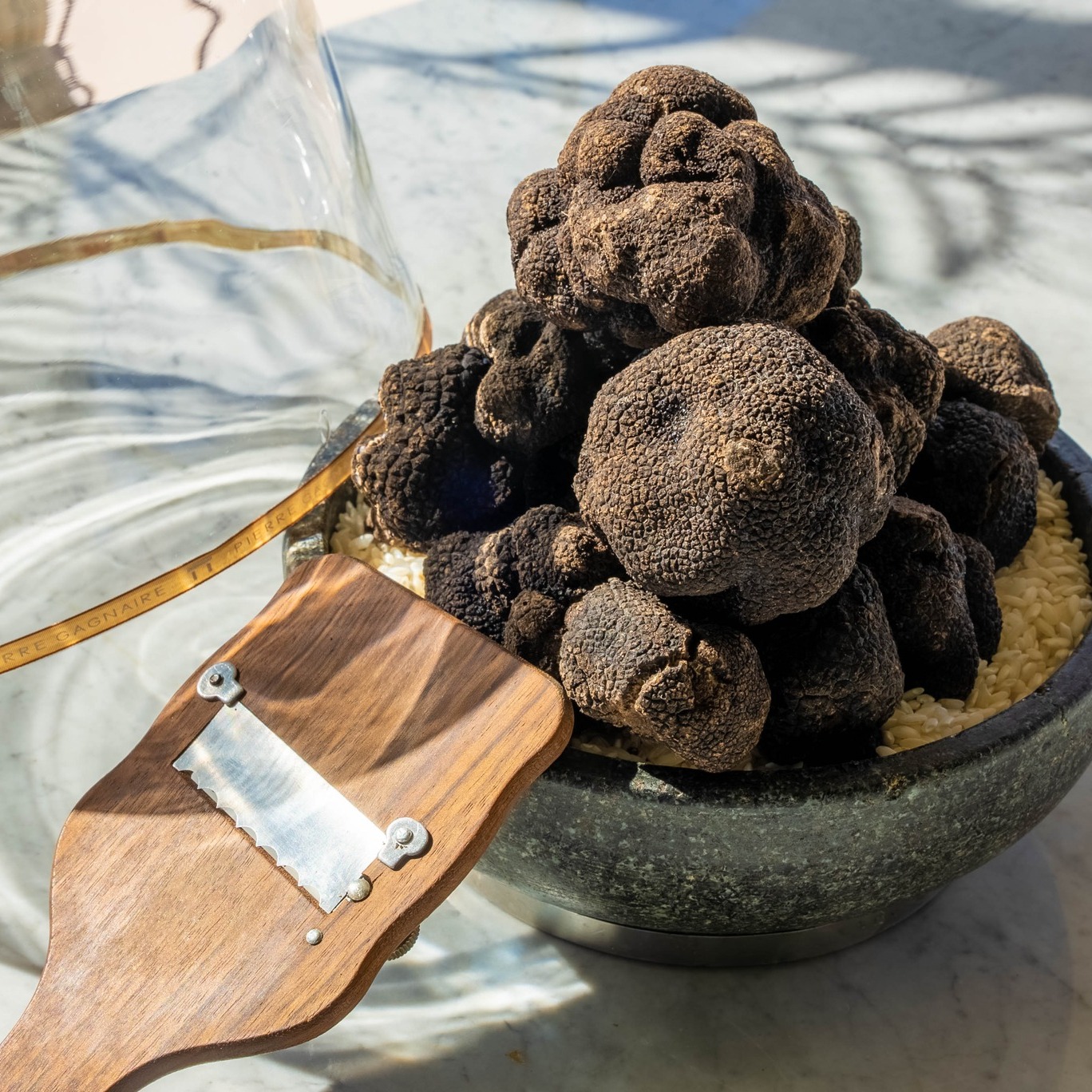 The truffle season is here… Discover the prestigious truffle in all its glory with a limited-edition menu at Pierre’s TT.
With highlights such as the Black truffle Melanosporum and salsify tart served with roasted sunchokes or the Tahitian vanilla Soufflé with Mélanosporum black truffle, crispy French toast, and vanilla ice cream, experience ultimate indulgence and refinement. (Swipe to see the menu)
From the 21st to the 31st of January.
For more information and bookings, please visit pierresdubai.com or call us at +971 52 898 8491
#truffle #trufflemenu #Pierresdubai #gaultmillauuae #DubaiDining #DubaiFoodies #MichelinStar #michelinguide #uae #LuxuryDining #FrenchCuisine #DubaiRestaurants #PierreGagnaire #FineDiningDubai #DubaiNightlife #DubaiTerrace #GastronomyDubai #FoodArt