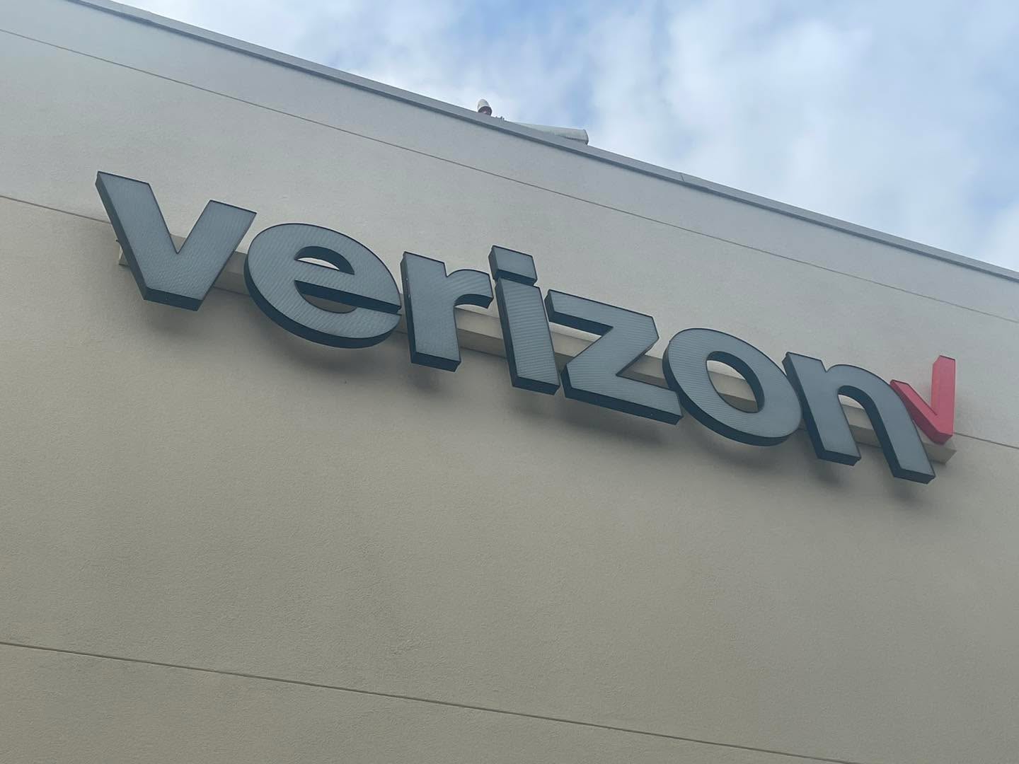 Verizon
Destin, Florida
LED Service
They had a LED driver that was out and we replaced it now she’s back up and running
We also do simple service
If you need a simple fix, please give us a call or text or email and our awesome team can definitely take care of you
TEAM850signs@gmail.com
#850signs #DestinFlorida
#SignService #Verizon