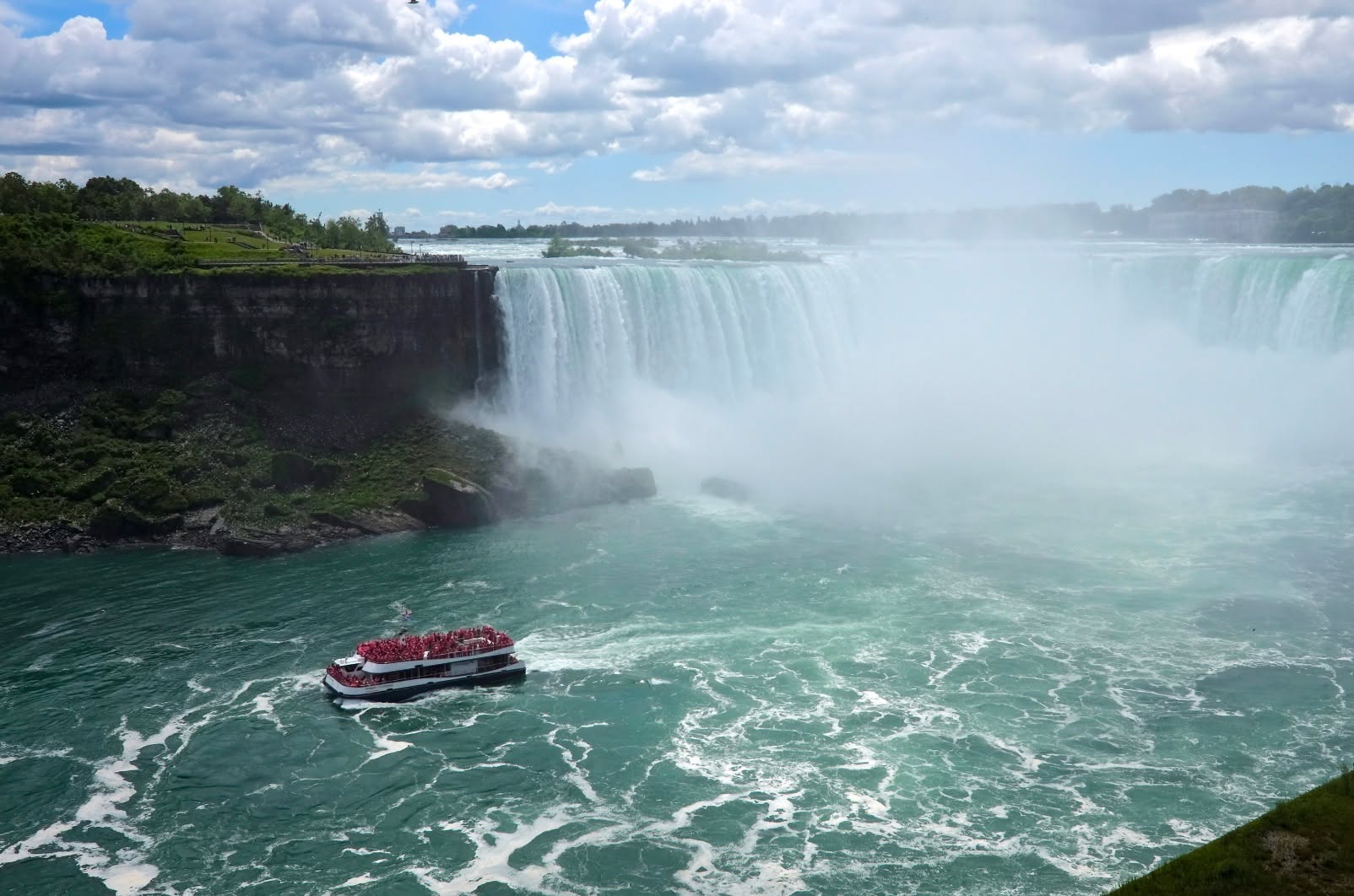 The unofficial 8th wonder of the world, Niagara Falls, has earned its title by attracting millions of visitors from across the globe to its 3 magnificent waterfalls that create the border between Ontario, Canada and New York, USA. 🇺🇸🌊
Showcasing the beauty of the waterfalls from all angles, the different vantage points that can be accessed, including via boat at the base of the falls, above the falls and behind the falls make visiting this natural wonder an intoxicating experience that should be on your bucket list! 🛶⚓️
Speak to one of our travel specialists to book your trip today at https://www.luxeworld.com.au/enquire/.
#NiagaraFalls #Canada #USA #Luxeworld #MomentsThatMatter #LuxuryTravel #LuxuryTraveller #LuxuryTravelAgency #LuxuryTravelExperts
