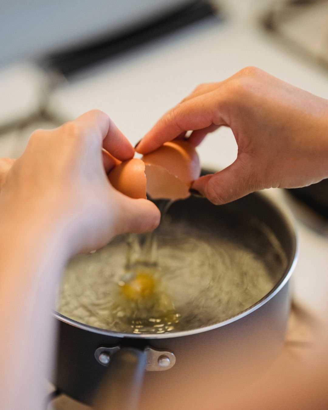 The secret to the perfect poached egg? It's not swirling, it's not a fancy technique, it’s using the freshest eggs possible 🥚
Fresh eggs have firmer whites that hold together in the water, that’s why ours make the perfect poached egg, they're delivered to your door just days after being laid 🐓
Here’s how to poach your eggs like a pro:
✔️ Simmer the water, don’t boil
✔️ Add a splash of vinegar
✔️ Crack straight into the pot (no need to stir!)
✔️ Use an ice bath if you’re not eating them right away
Try it with our golden yolked, farm fresh, free-range eggs, you’ll taste (and see) the difference! 🍳