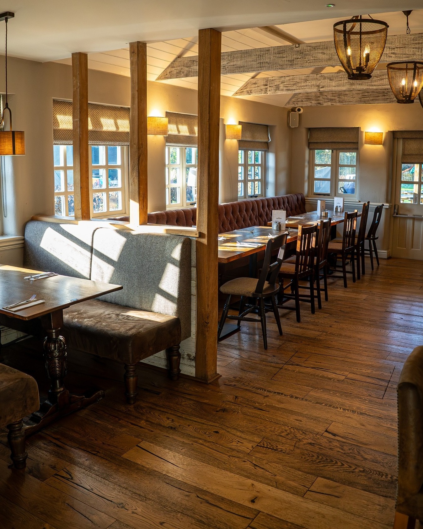 Midweek lunches, done right 🍽
Join us today for a relaxed lunch with proper pub classics, fresh seasonal dishes, and a warm welcome.
Whether you're catching up with friends or breaking up the workday - we’ve got your table ready.
Book now at themalthousepub.co.uk Or call us on 01794 337777
#TheMalthouse #romsey #hampshire