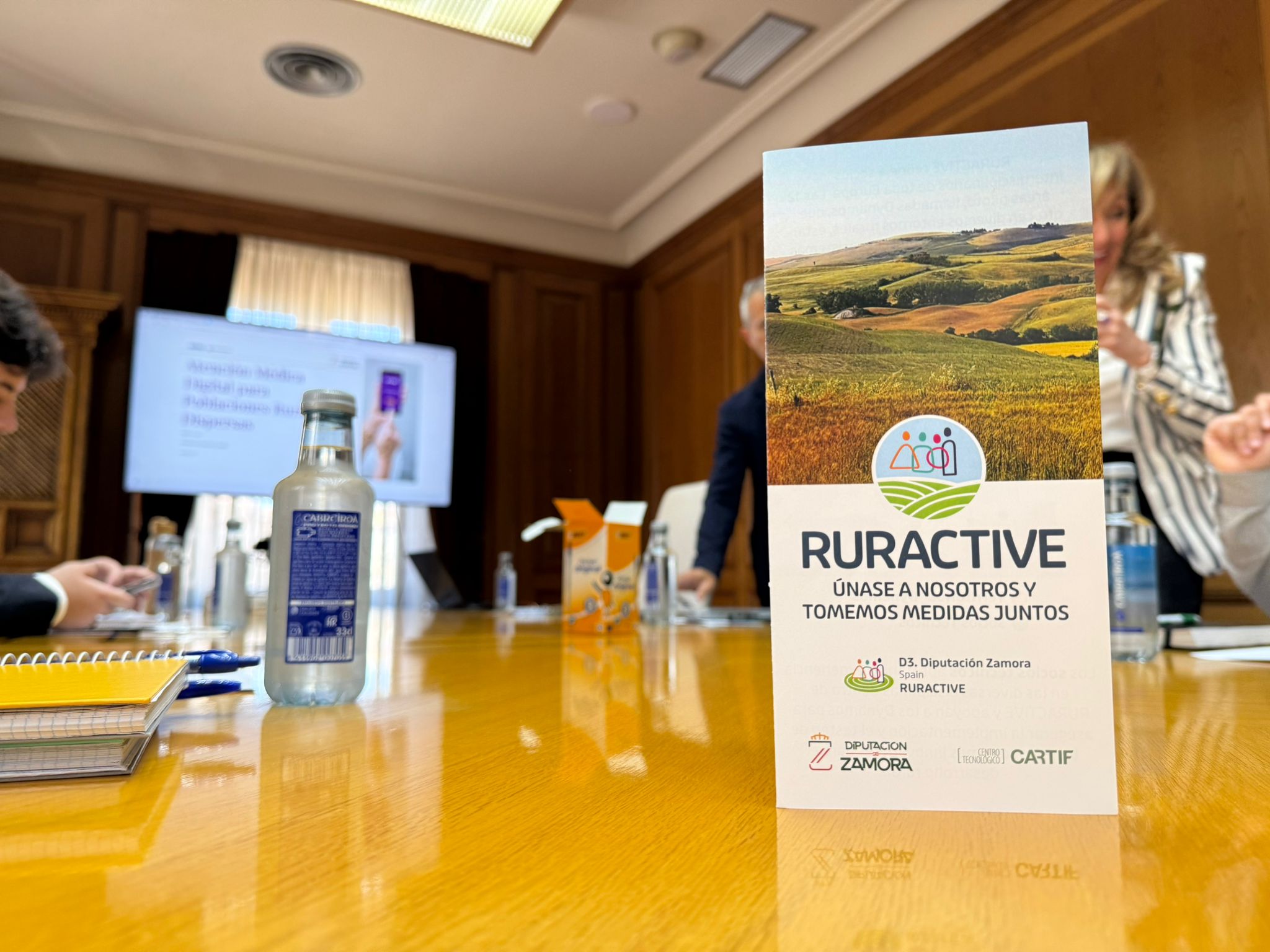 Hoy asistimos a la presentación de la Plataforma "V.Y.VA de Tele-Salud con IA ", promovida por la Diputación de Zamora.
Un proyecto que combina la inteligencia artificial y la atención a los mayores en el medio rural.