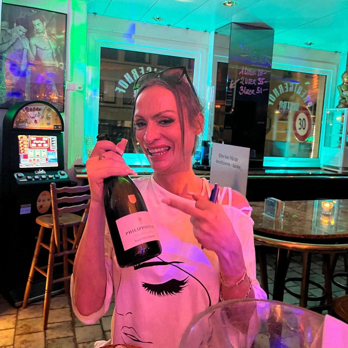 🍾 Philipponnat Rosé – exklusiv bei uns in der Flasche erhältlich! 💖
🌈 Der Predigerhof in Zürich ist ready für euch – täglich ab 14:00 bis 02:00 Uhr!
Feiern, flirten, funkeln ✨ in der buntesten Bar der Stadt! 🪩💋
📍 Mühlegasse 15, 8001 Zürich
#PredigerhofZürich #PhilipponnatRosé #OnlyByTheBottle #GayBarVibes #LGBTQPlus #QueerZürich #LoveLouder #SparkleProud #cheersqueers
🍾 Philipponnat Rosé – available by the bottle only! 💖
🌈 The Predigerhof in Zurich is your daily dose of joy – open from 2 PM to 2 AM!
Party, flirt, and sparkle ✨ at the city’s most fabulous bar! 🪩💋
📍 Mühlegasse 15, 8001 Zurich
#PredigerhofZurich #PhilipponnatOnlyByBottle #GayBarMagic #LGBTQVibes #QueerAndProud #ZurichNights #PopFizzClink #CheersQueers #LoveIsLove