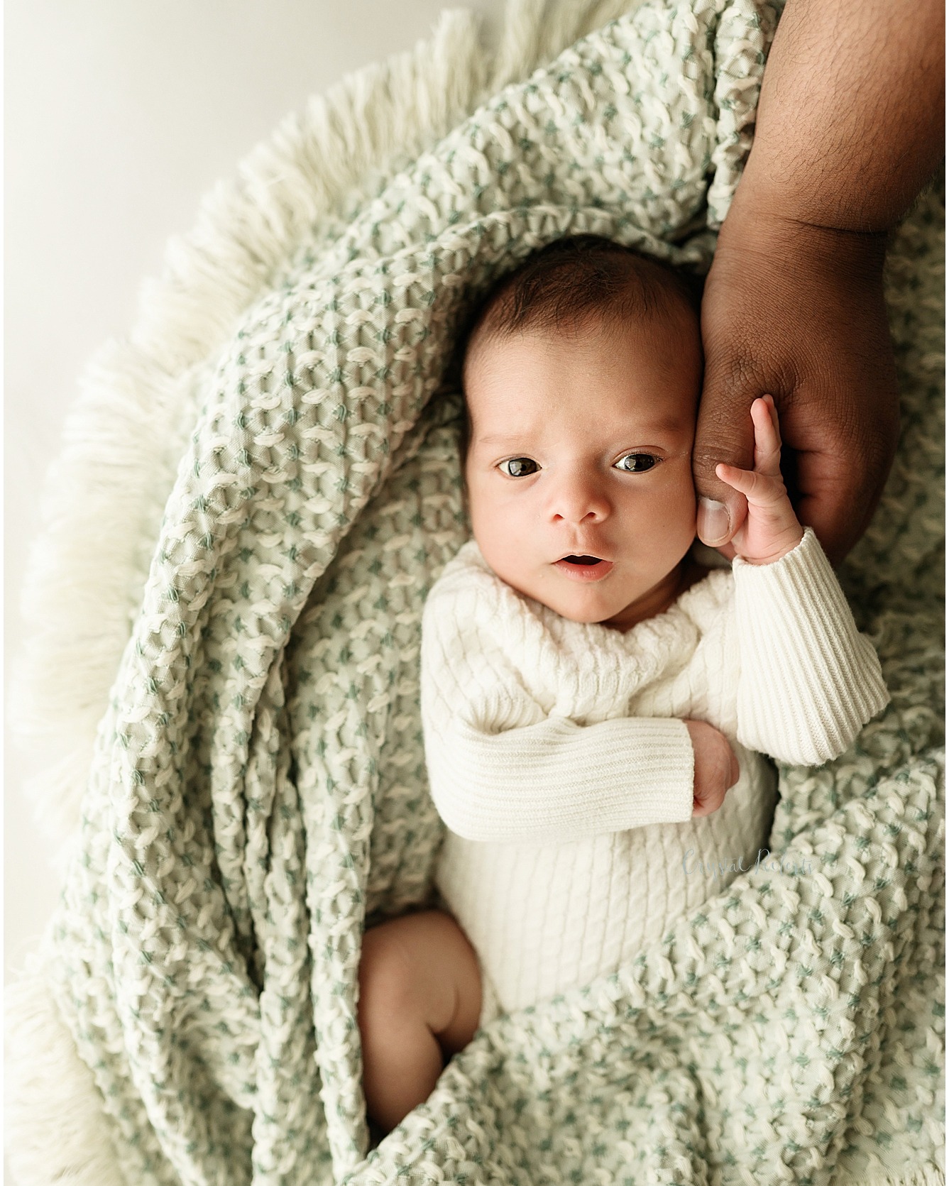 This space was made for moments like these. Quiet ones. Close ones. The kind you want to remember. #newbornphotography #lifestyle #lumbertontx #setx