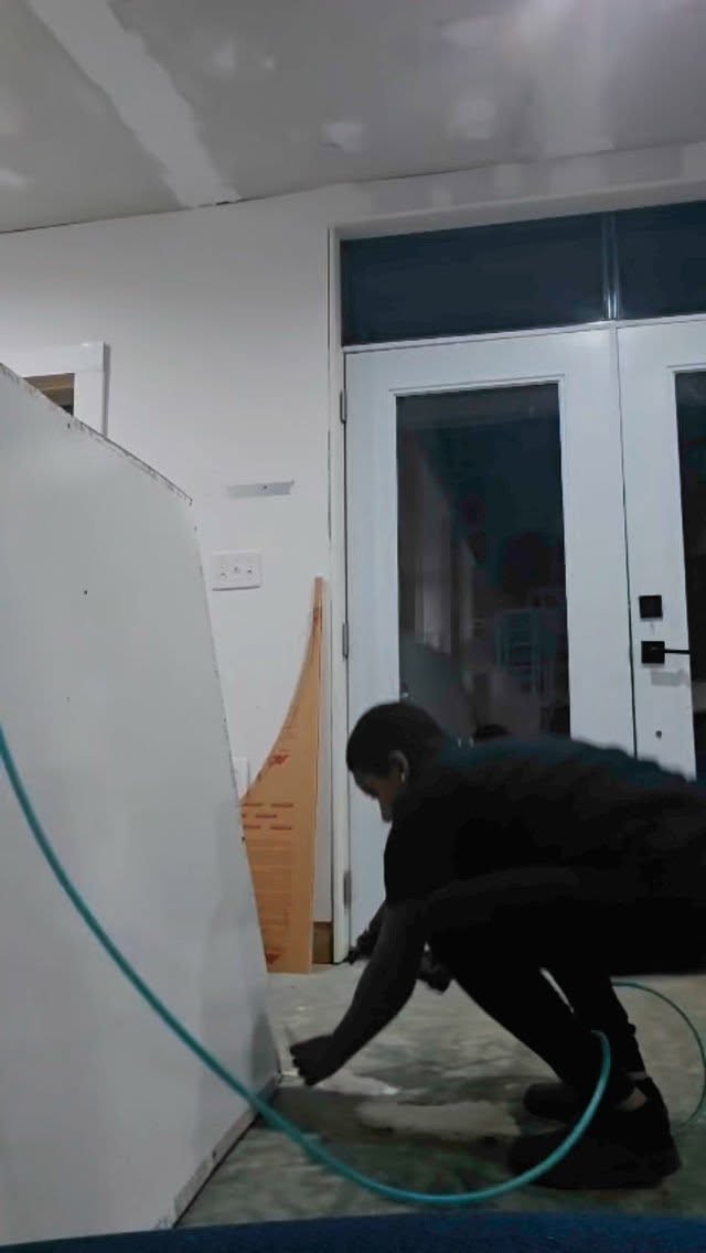 What a weekend?! So many events and every single one had handmade touches. I promised myself to document more, so let’s goooo! We do this 💪🏾
#featherwall #customneonsign #weddingdecor #luxuryweddings #celebration #love #weddingdetails #custommade #atlanta