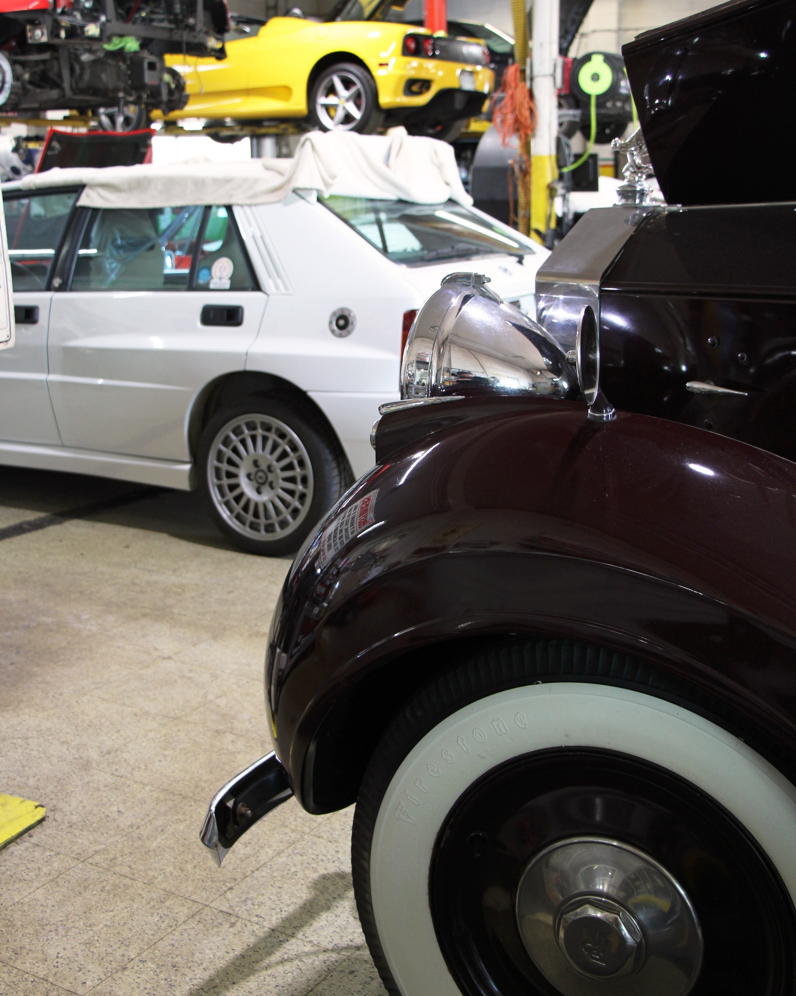 A look inside the workshop at @reinaintlauto, one of my clients 📸 Located in a suburb of Milwaukee, they sell and service enthusiast vehicles ranging from Ferraris to Vespas 🏁
#reinaintlauto #reinainternationalauto #rollsroyce #ferrari #ferraris #ferrari360 #lanciadelta #lanciadeltaintegrale #classiccars #classiccar #ferrariusa #ferrarigram #ferrariworld #supercar #supercars #exoticcar #exoticcars #luxurycar #luxurycars #luxurylifestyle #luxurygram #luxuryliving #sportscar #sportscars #scm2178 #brookfieldwisconsin #milwaukeewi #milwaukeewisconsin #milwaukee