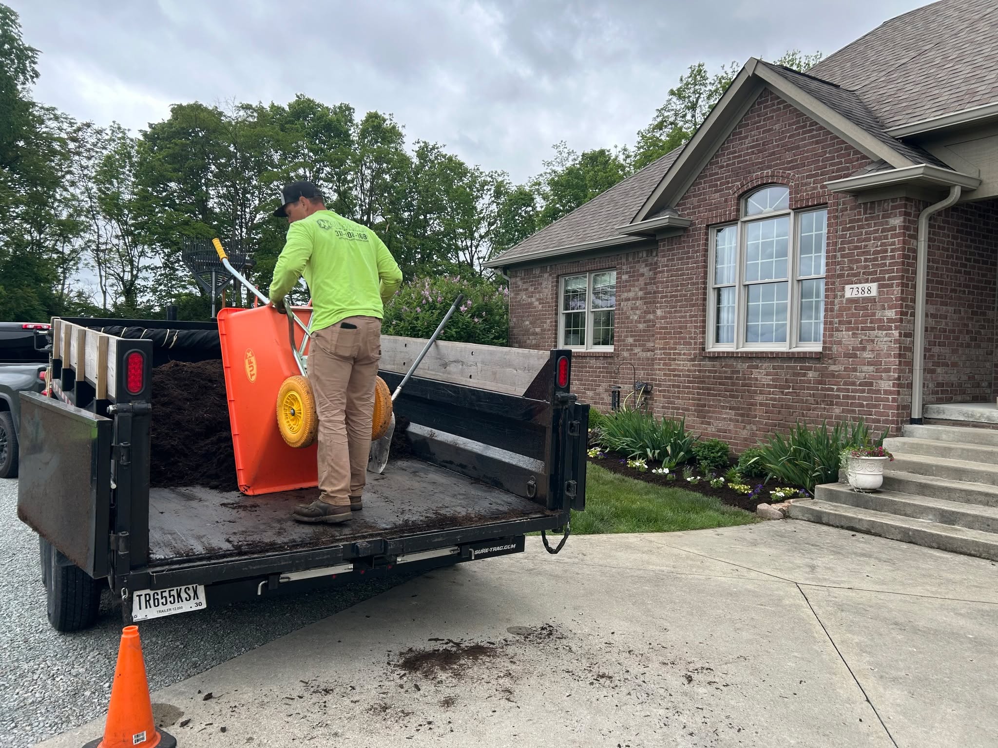 We have been busy!
Norman's got this property ready for a graduation at the end of the month. Adding new perennial plants, some annuals for some extra color, new cut edges and fresh hardwood mulch. I love seeing the transformation of landscapes over the years as we service them. What a privilege to do high quality work. Call us today for a free estimate to get your landscaping looking its best! 317.408.1687
#normanlawnllc #landscape #hardscape #mulch #newplants #beautification