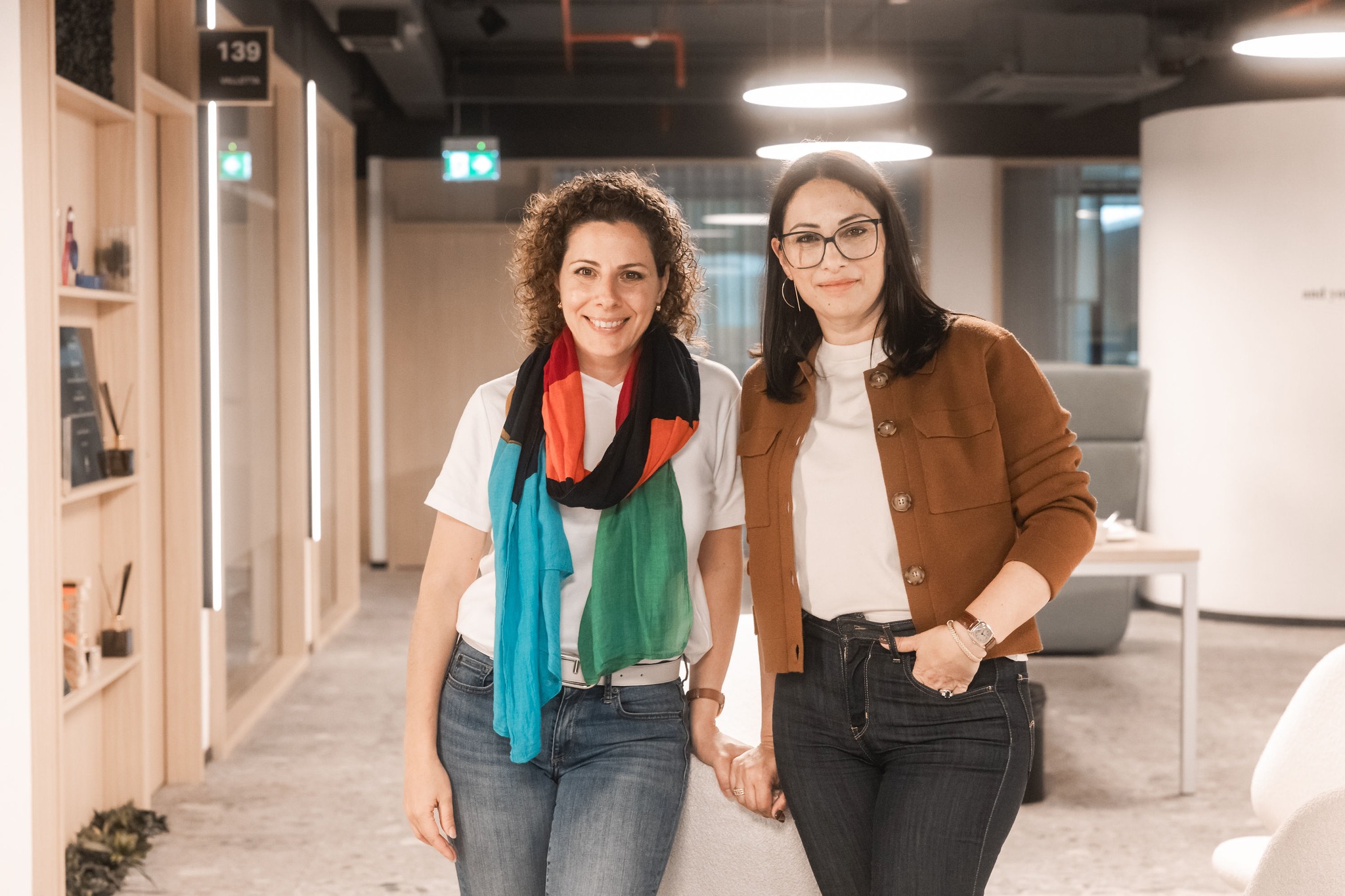 What happens when leaders stop avoiding the hard stuff?
Real trust, alignment, and growth. In our latest blog post, Elaine Dutton and @ethical_living_mt explore why tough conversations are the hidden superpower of modern leadership, and how to get better at them.
Read more on our blog: https://www.thechangeagent.eu/post/clear-kind-the-power-of-difficult-conversations-at-work
Interested in diving deeper into this topic? We’ll be discussing all this and more in our upcoming workshop!
#TheChangeAgent #HardConversations #Workshop