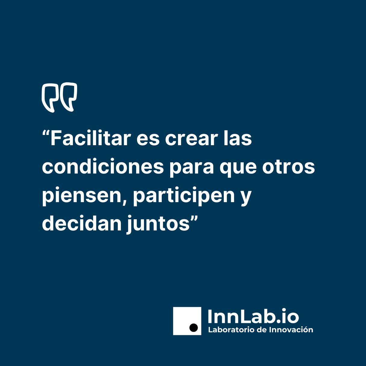 Facilitar es diseñar espacios donde las personas puedan aportar, construir acuerdos y avanzar con sentido.
En InnLab usamos la facilitación para acompañar procesos reales de cambio: talleres, conversaciones estratégicas, diagnósticos participativos, reuniones complejas.
✔ Estructuramos el diálogo
✔ Hacemos visibles las ideas
✔ Sostenemos el proceso, sin controlar el resultado
🌿 Para nosotros, facilitar es habilitar lo colectivo.
¿Que desafíos podríamos abordar desde la facilitación?
Cuéntanos los que se te ocurran. Nosotros les estaremos contando sobre nuestra experiencia en próximas publicaciones.
Saludos!!!