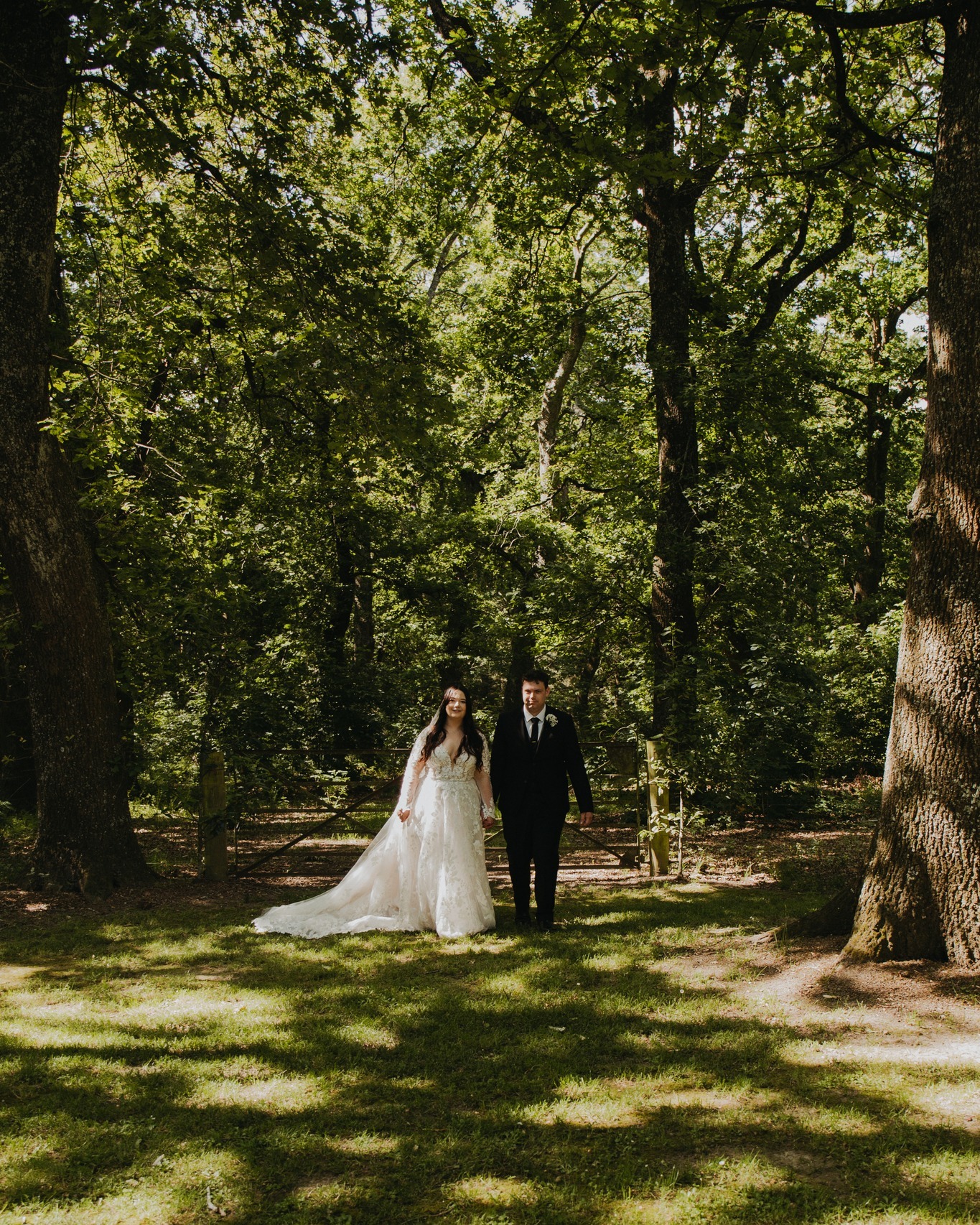 How gorgeous are those sun dapples!
I have a few spaces over the next couple of months for couple, equine or family shoots. <3
A great chance to update your photos this Winter.