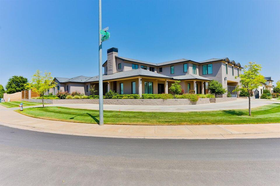 📉 $100K Price Drop + Rate Buy-Down 💸
Luxury just became more affordable in Lubbock 👇
🏡 6 Beds | 6 Baths | 5,967 SqFt | 0.55 Acre Lot
💰 Now listed at $1,299,000
💸 Seller offering interest rate buy-down to reduce your monthly payment
This is NOT your typical builder spec — it’s a one-of-a-kind, fully custom estate with:
✨ Grand ceilings
👨🍳 Chef’s kitchen
🛁 Spa-style bathrooms
🛏️ Private guest wing
🛋️ Multiple living spaces
🌳 Huge backyard (room for a pool)
📍 Prime South Lubbock location surrounded by new commercial growth
DM me to schedule a private showing or talk numbers, let’s make it happen.
#LubbockLuxuryHomes #LubbockTX #LuxuryListing #TexasRealEstate #CustomHomes #LuxuryLife #LubbockRealtor #InterestRateBuyDown #PJZaji #ExpandRealty