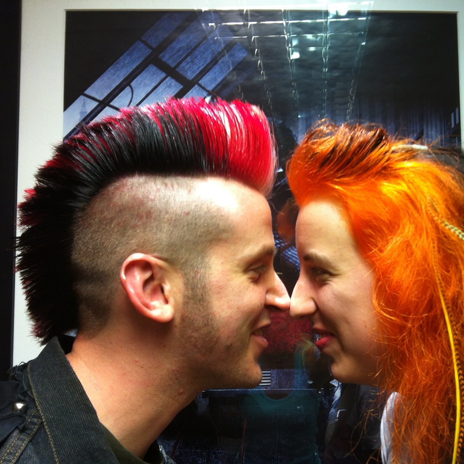 High contrasting 3 way colour splits!
#nationalmohawkday