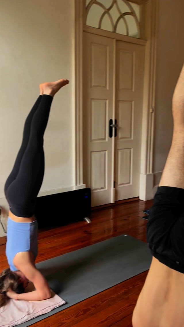 A steady practice guided by breath and tradition.
Moving together, one breath at a time.
✨ Just a reminder:
There will be no class this Tuesday, May 27th — New Moon in Gemini 🌑
This is a time to pause, turn inward, and plant seeds for new ideas.
Gemini invites us to reflect, learn, and reconnect — with ourselves and with others.
We honour the rhythm of the moon by resting the body and quieting the mind. 🙏🏻✨
#ashtangayoga #yogaporto #ashtangayogaporto #newmoon #mysorepratice #ashtangacommunity #yogainspiration #moonday #love