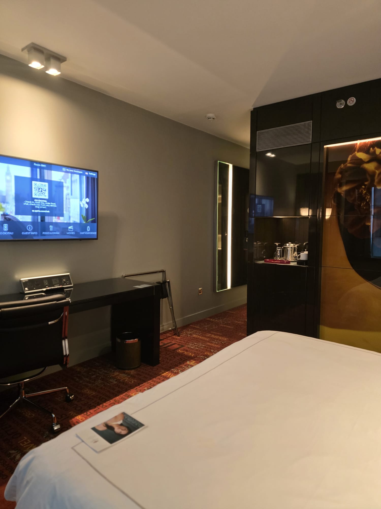 A stunning example of the kind of investment opportunity we specialise in.
Located in one of London’s most iconic hotel developments, this suite offers consistent returns in a market that never sleeps.
Whether you're looking to add to your portfolio or sell a suite like this, you're in expert hands.
#LondonLink #ParkPlaza #LondonProperty #PropertyInvestment