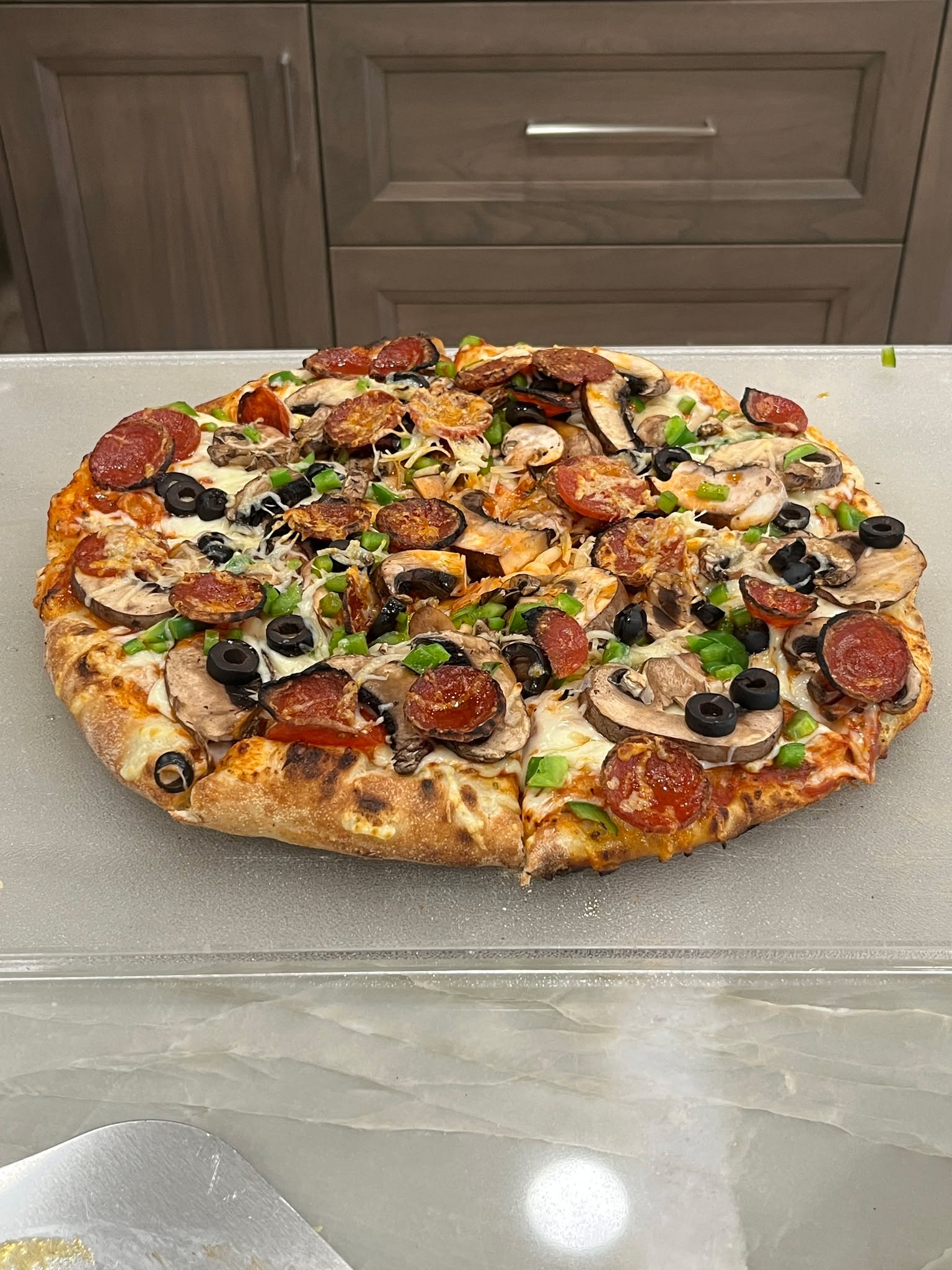 Dough like a pro tip of the week:
When using an outdoor pizza oven and the cook time is low while the temp is high, give your fresh veggies (think mushrooms and onions) a head start by sautéing them quickly on the stove. Unless you love a garden fresh crunch, in which case -- you do you! 🧅🥦🍄