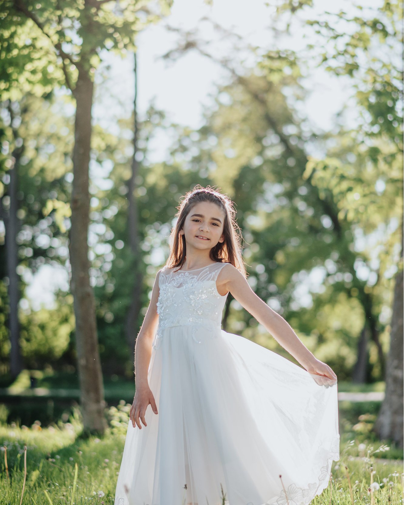Une petite princesse à l’honneur aujourd’hui 👑
Photographiée avant sa communion dans un joli parc à Boulay ✨
La saison des communions s’achève doucement… et le rythme s’accélère avec les mariages & séances familles 🌸📸
Merci à ceux qui m’autorisent à partager un bout de ces beaux moments 💗
#photographecommunion
#photographeenfants
#communionfille
#portraitenfant
#photographefamille
#souvenirsdenfance
#communion2025
#instamoment
#photographiedemoment
#emotionphotographique
#reportagephoto
#photographelifestyle
#photographeMetz
#photographegrandest