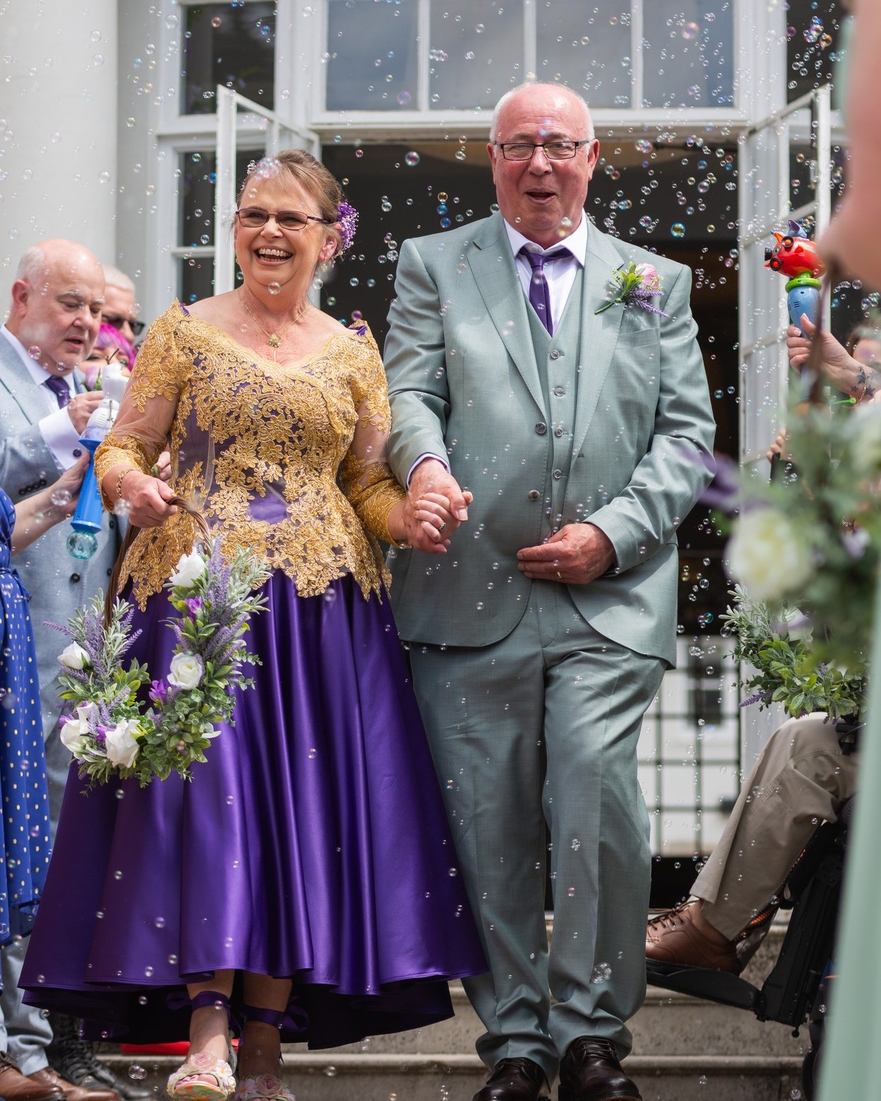 ⨠SNEAK PEEKS āØ
Mike & Philippa's stunning celebration at Gorse Hill Hotel on Friday was pure magic!
This beautiful couple chose to seal their love with a meaningful hand-fasting ceremony - such a special touch for their second chapter together. Philippa looked absolutely radiant in her designer purple corset gown with gorgeous gold lace overlay (seriously, how stunning is that colour?!)
The weather gods were definitely smiling down on us with the most glorious sunshine, making every moment at this gorgeous Woking venue even more perfect.
Venue: @weddingsatgorsehill
Celebrant: @mandimurfittcelebrant
Florist: @floradorawedding
Dress Designer: @davidwesterncouture
Hair Stylist: @kandshairstudio
Cake Maker: @beaniesbakehouse
#RobinsonRoadPhotography #WokingWedding #GorseHillHotel #HandfastingCeremony #PurpleWeddingDress #WildlyInLove #WeddingPhotography #VisualStorytellers #AwardWinningPhotographers #HitchedAwards #WeddingIndustryAwards #NaturalWeddingPhotography