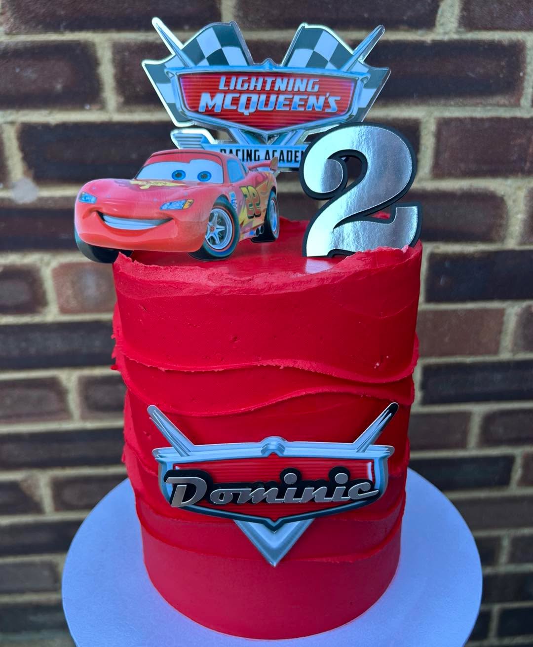 Lightening McQueen
#lighteningmcqueencake #lighteningmcqueen #carscake #disneycarscake #birthdaycake #radiatorsprings #kidscakes #hampshire #southampton #eastleigh #romsey #mariascakesandbakes