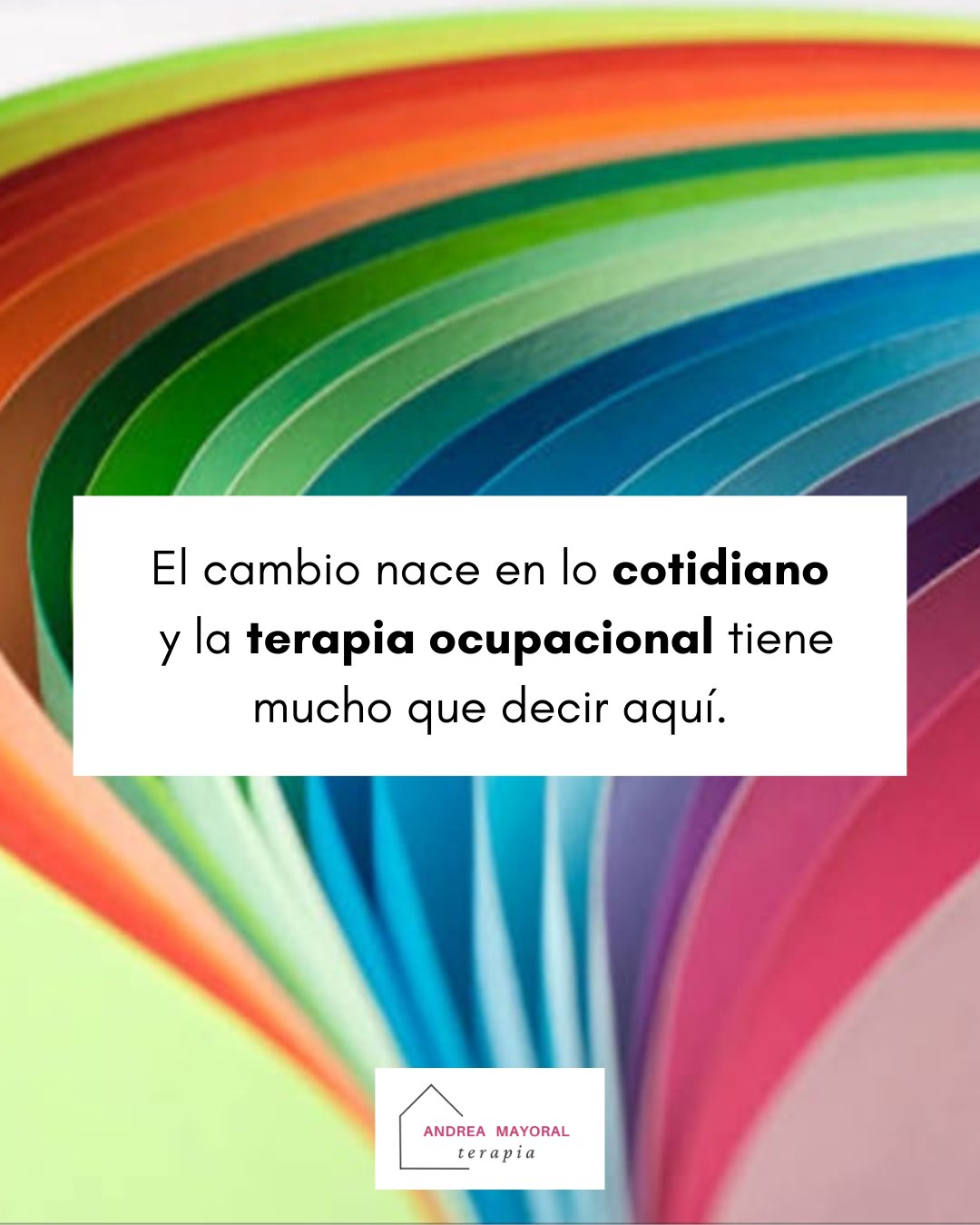 He comprendido que los grandes cambios no siempre llegan con ruido.
A veces empiezan en lo pequeño: en cómo me levanto, en cómo respiro,
en la forma en que me hablo cuando nadie me escucha.
La transformación nace en lo cotidiano.
Y ahí, la terapia ocupacional tiene un valor profundo:
acompaña no solo lo que siento,
sino también cómo vivo, cómo habito mis días.
Pequeños gestos auguran cambios reales.
Para, palpita y déjate acompañar.
Andrea Mayoral Martín
637667205
Psicóloga y terapeuta ocupacional
📩 andreamayoralterapia@gmail.com