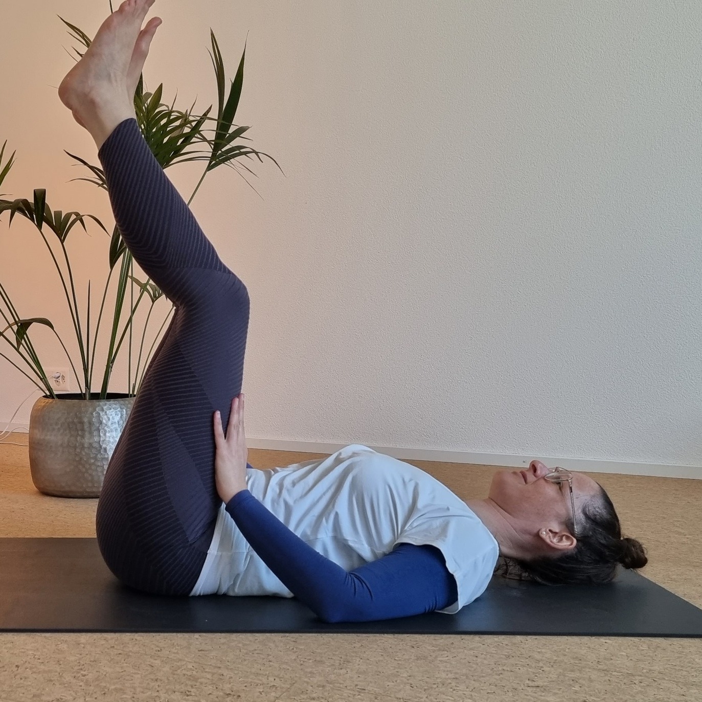 🧘♀️✨ Welcher Yogastil erwartet dich bei mir? ✨🧘♂️
Diese Frage taucht immer wieder auf! Wir üben meistens in sanften Flows 🌊 – warum? Weil es aus "reflektierter Gesundheitssicht" einfach am meisten Sinn macht. 💡💙
Während meiner über 5-jährigen Ausbildungen in Indien und der Schweiz habe ich mich intensiv damit beschäftigt. Mein Wissen basiert nicht nur auf alten indischen Schriften, sondern primär auf modernen Erkenntnissen von Ärzten und Fachpersonen aus der Schweiz und Deutschland. 🔬📚
👉 Eine tolle Quelle dazu: www.viveka.de
#yoga #viniyoga #hathayoga #yogapraxis #yogaqualität @viveka_posts