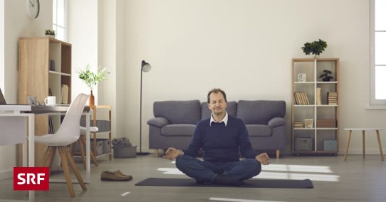 Yoga Komplementärtherapie 🧘♀️ im 🎵 Ratgeber des SRF 1🎵: Claudia Bähre erklärt im Podcast (knapp 6 min) wunderbar, wann und wofür Yoga als Therapie besonders unterstützend wirken kann.
Nur dank einer ausführlichen Anamnese kann ein Yogaprogramm ganz individuell auf Klientinnen und Klienten beispielsweise mit Rückenschmerzen, Migräne, Krebs- oder Covidbedingter Fatigue ausgearbeitet werden. Das sind nur wenige Beispiele, bei denen Yoga Komplementärtherapie wertvolle Dienste im🕐 Genesungsprozess leisten kann. Ist dir das neu und möchtest du mehr erfahren? Buche auf meiner Website ein unverbindliches Infogespräch.
#ktyoga #komplementärtherapieyoga #yogapraxis #yogaqualität #yogatherapie #yogaschweiz #migräne #krebs #fatigue