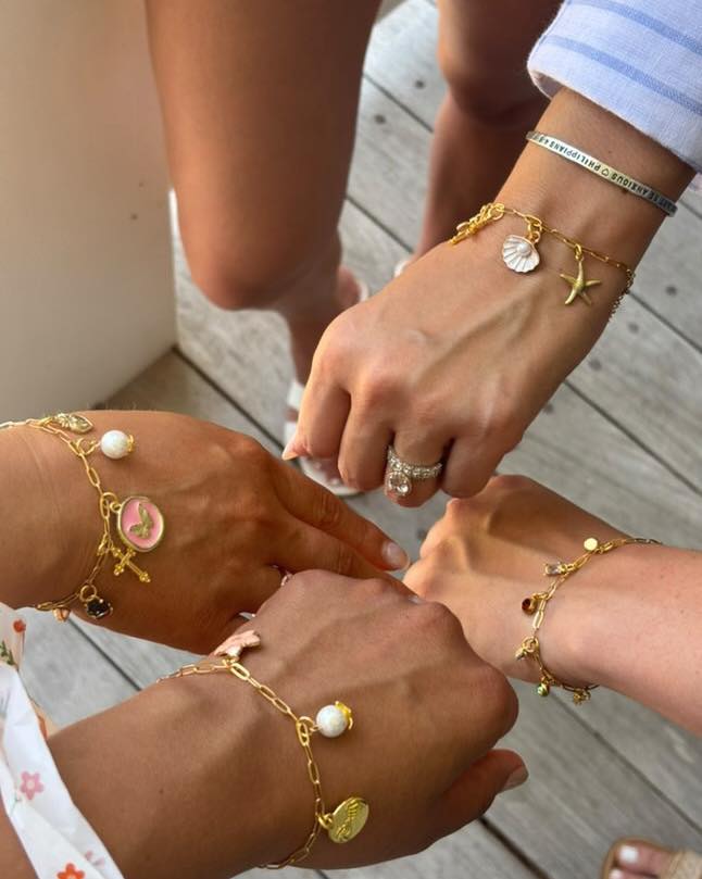 boardwalk style ⚓️
These charm bracelets are made for a dainty summertime look — customize yours today!
comment below ‘need’ to get started🩵