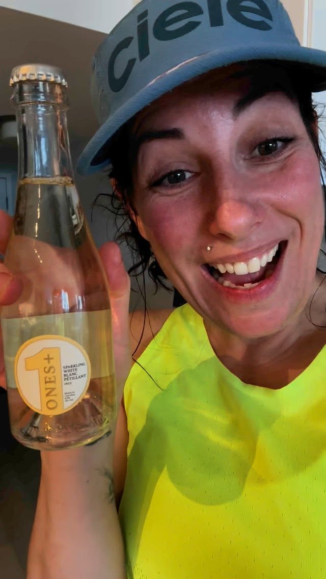 So grateful for yummy treats in the mail! Thank you so much to @drink.ones for the surprise pack of the new small format bottles of your non alc sparkling wine and a beautiful pair of Ones flutes 😍.
Wine in the fridge chilling. I am looking forward to popping those bubs!
#imbibe #withoutthehangover #nonalcoholicwines #nonalc #drinkones